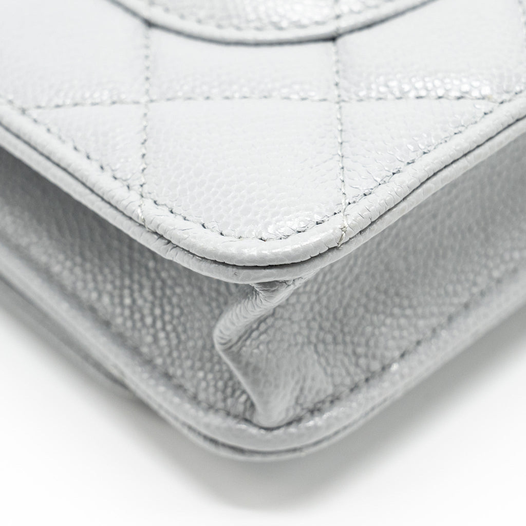 CHANEL Classic Wallet On Chain Caviar Light Grey L (Microchip)