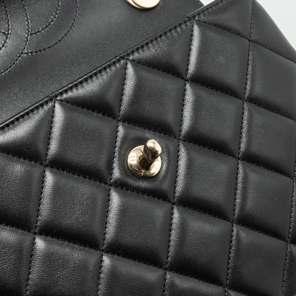 Chanel Small Trendy CC Flap Bag Lambskin Black L (Microchip)