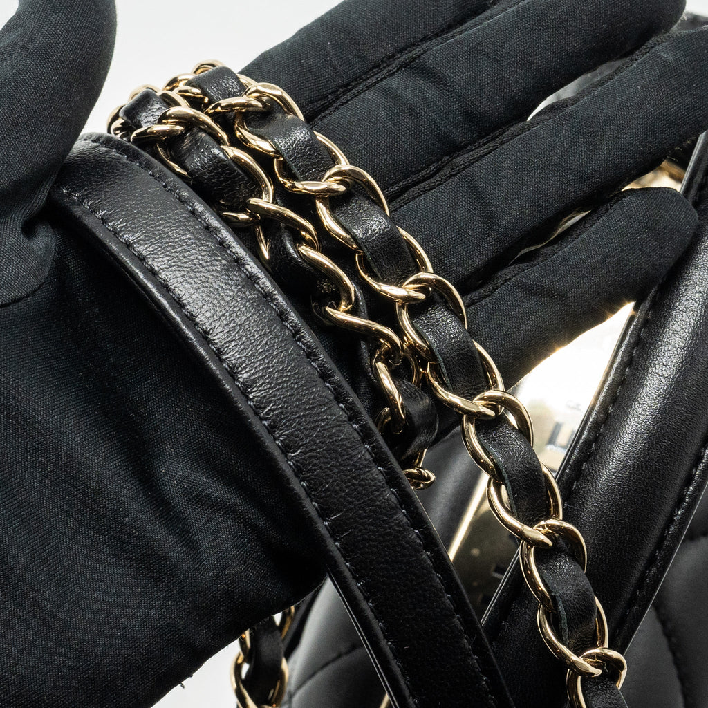 Chanel Small Trendy CC Flap Bag Lambskin Black L (Microchip)
