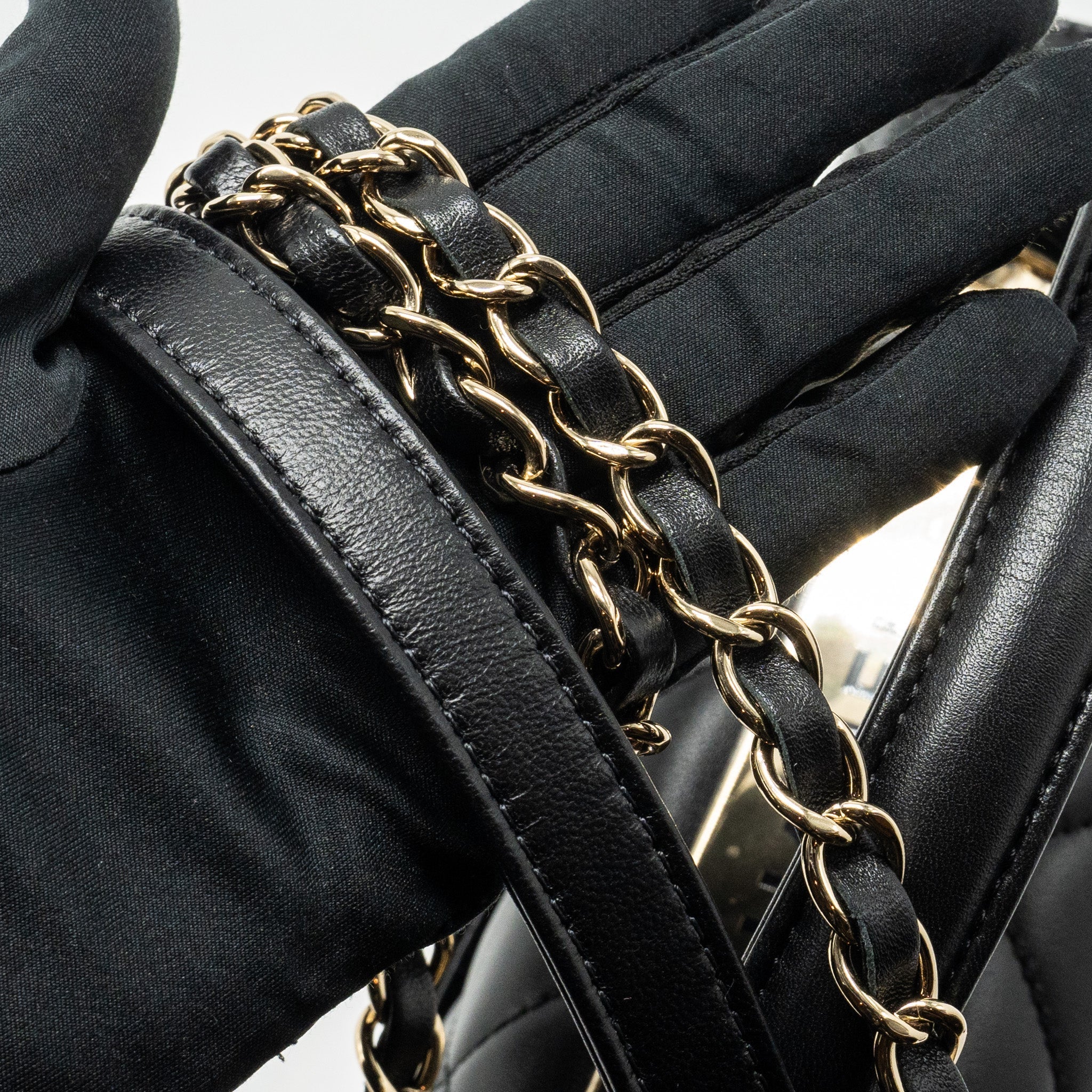 Chanel Small Trendy CC Flap Bag Lambskin Black L (Microchip)