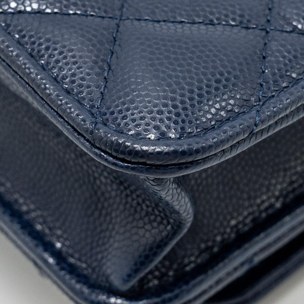 Chanel 22A Twist Your Button Wallet on Chain Caviar Navy  (Microchip)