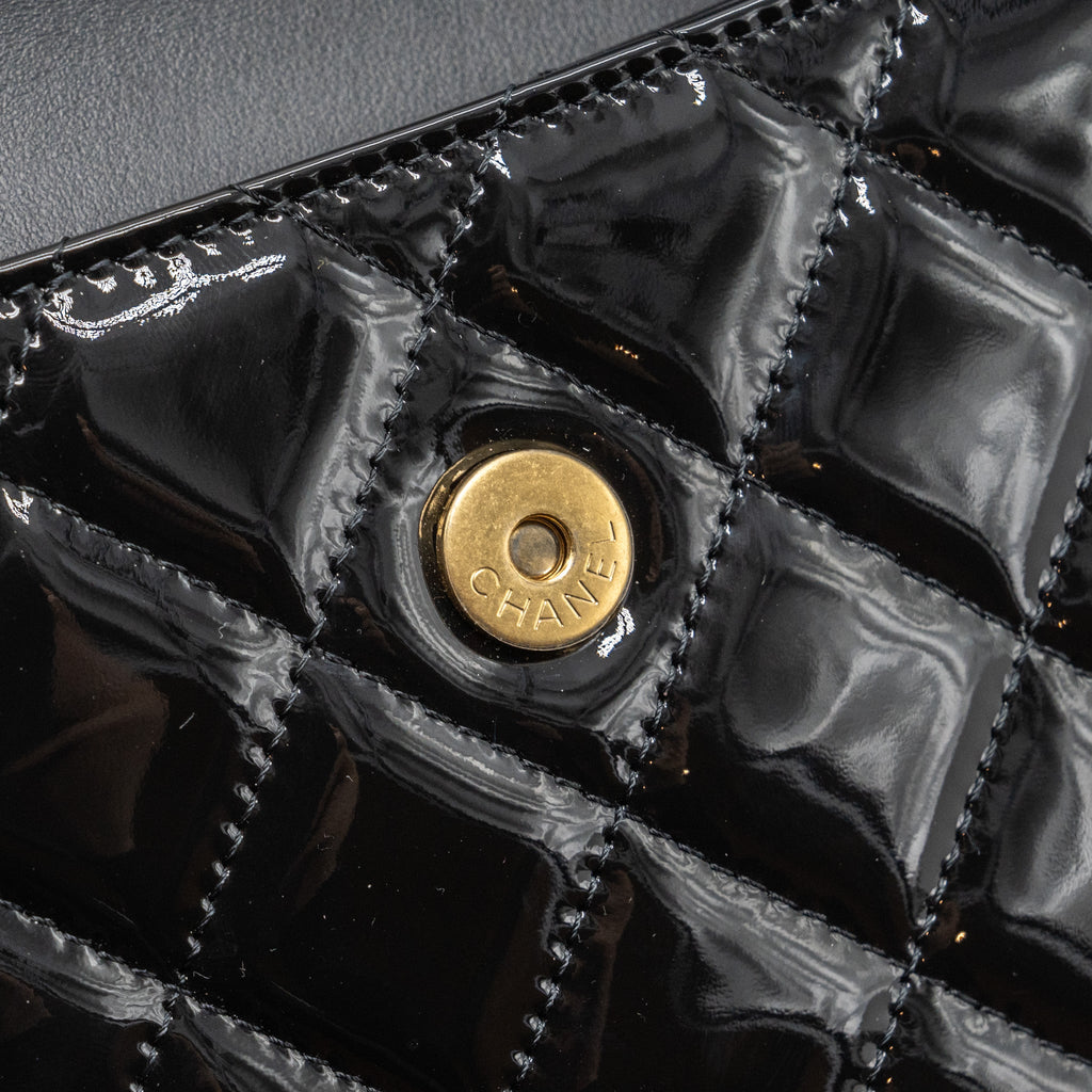 Chanel 23K hoop bag patent black  (microchip)