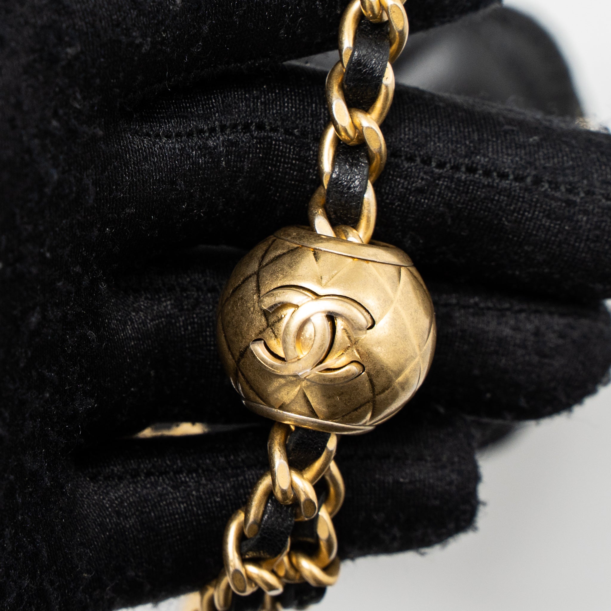 Chanel Pearl Crush Mini Vanity Case Lambskin Black