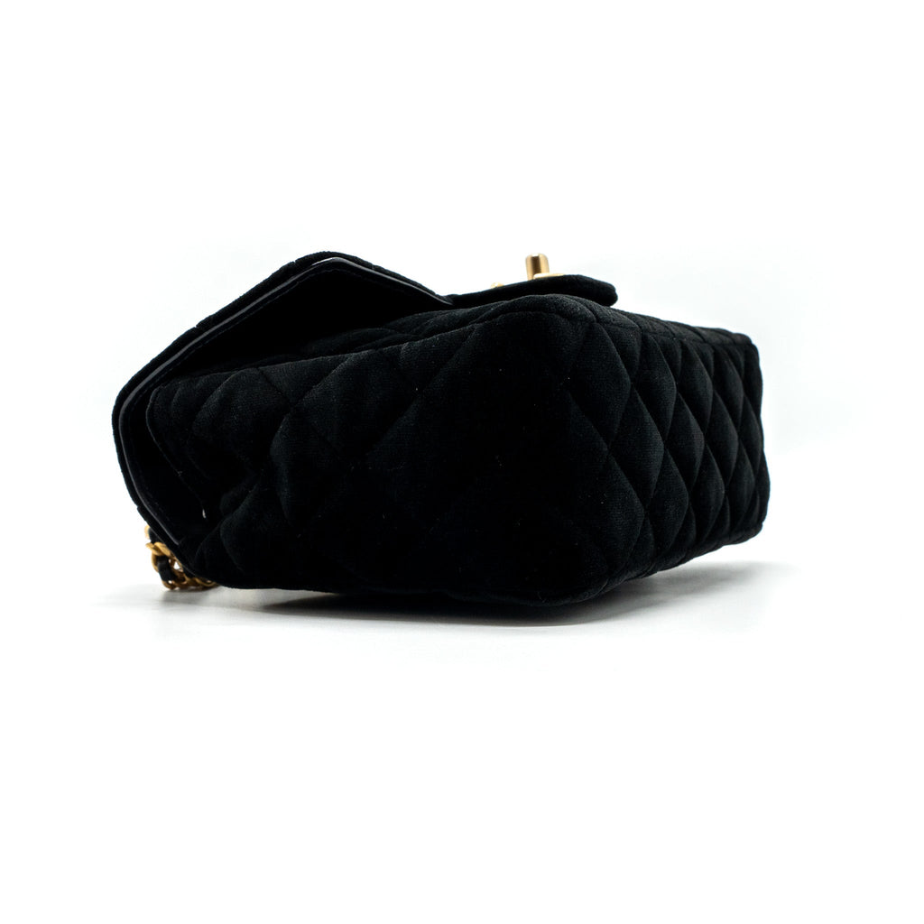 Chanel 22B Chanel on chains square flap bag velvet black  (Microchip)