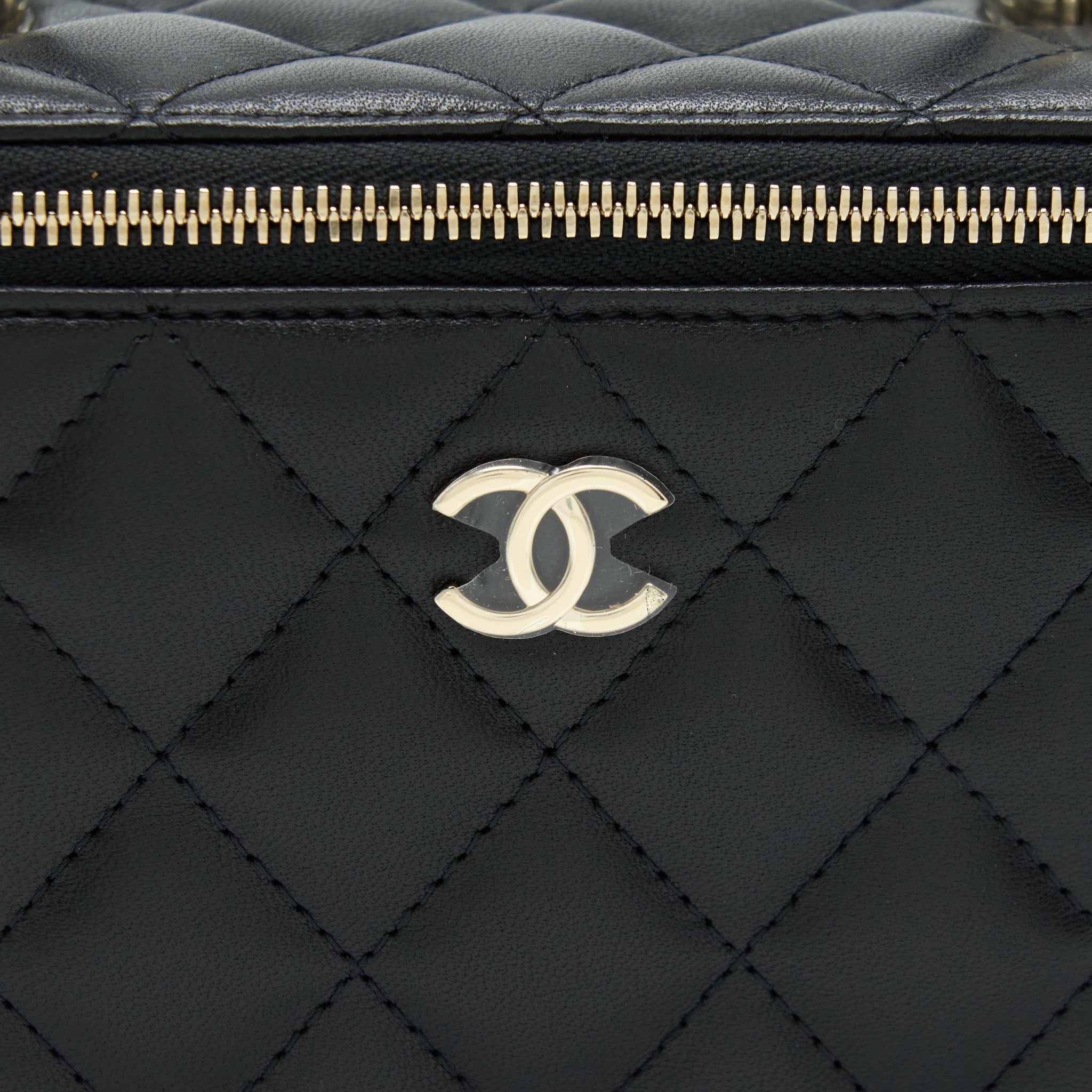 Chanel 22A Top Handle Long Vanity With Chain Lambskin Black L