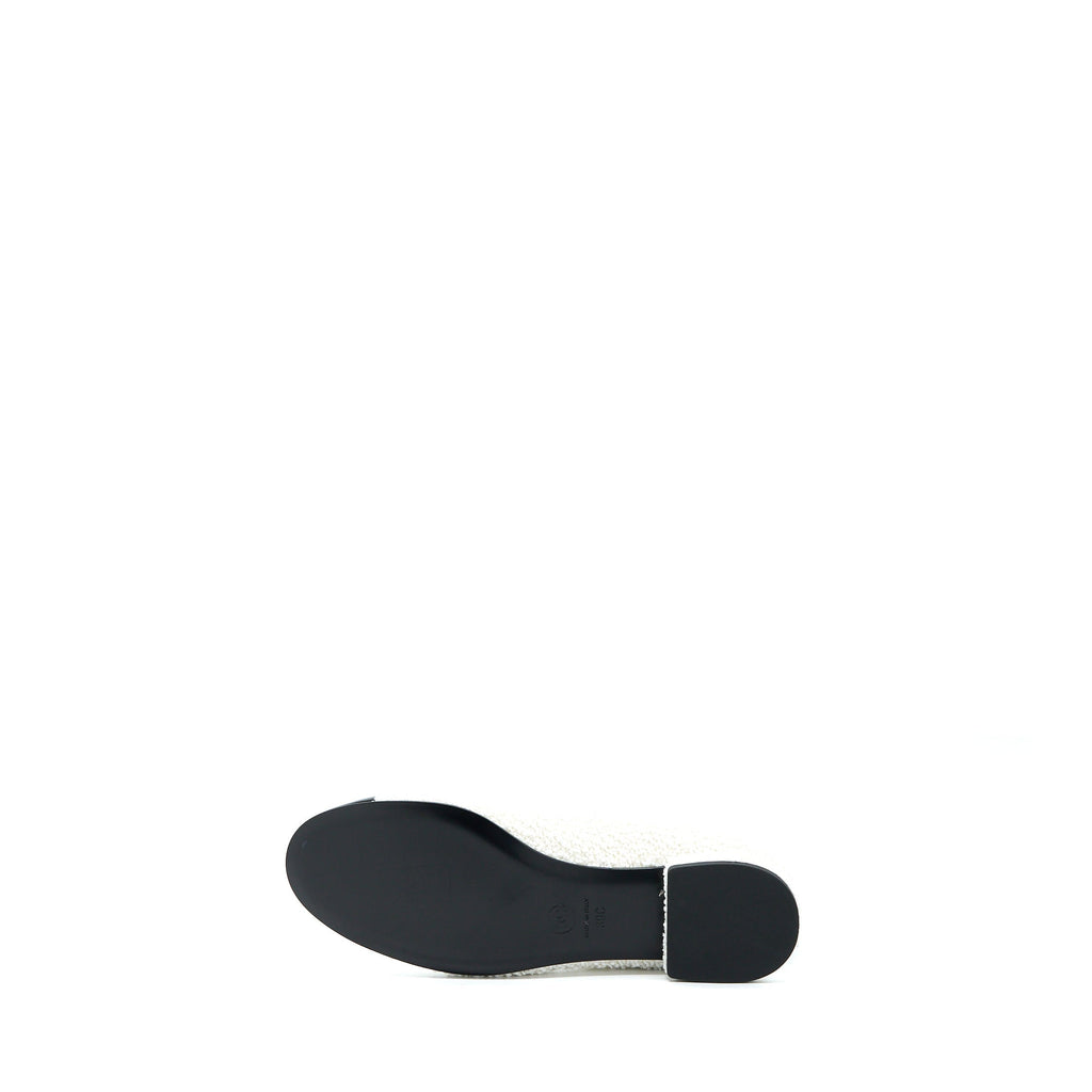 Chanel Size 39 23C Flat Shoes Fabric/Patent Black/White