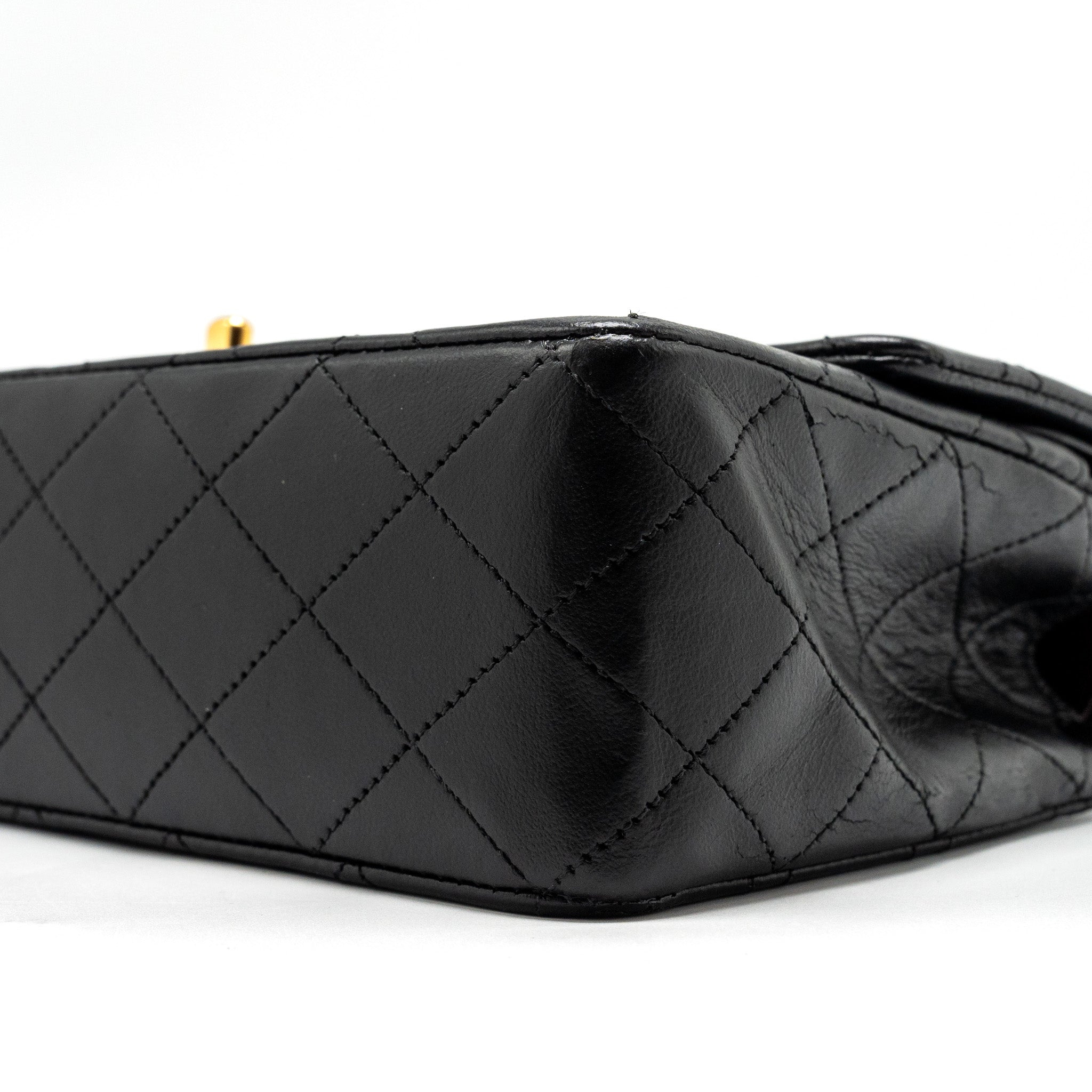 Chanel Vintage Medium Classic Double Flap Bag lambskin black
