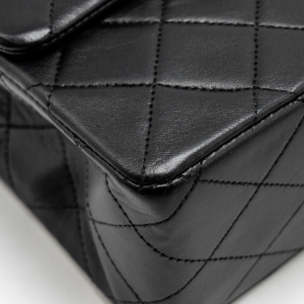 Chanel Vintage Medium Classic Double Flap Bag lambskin black
