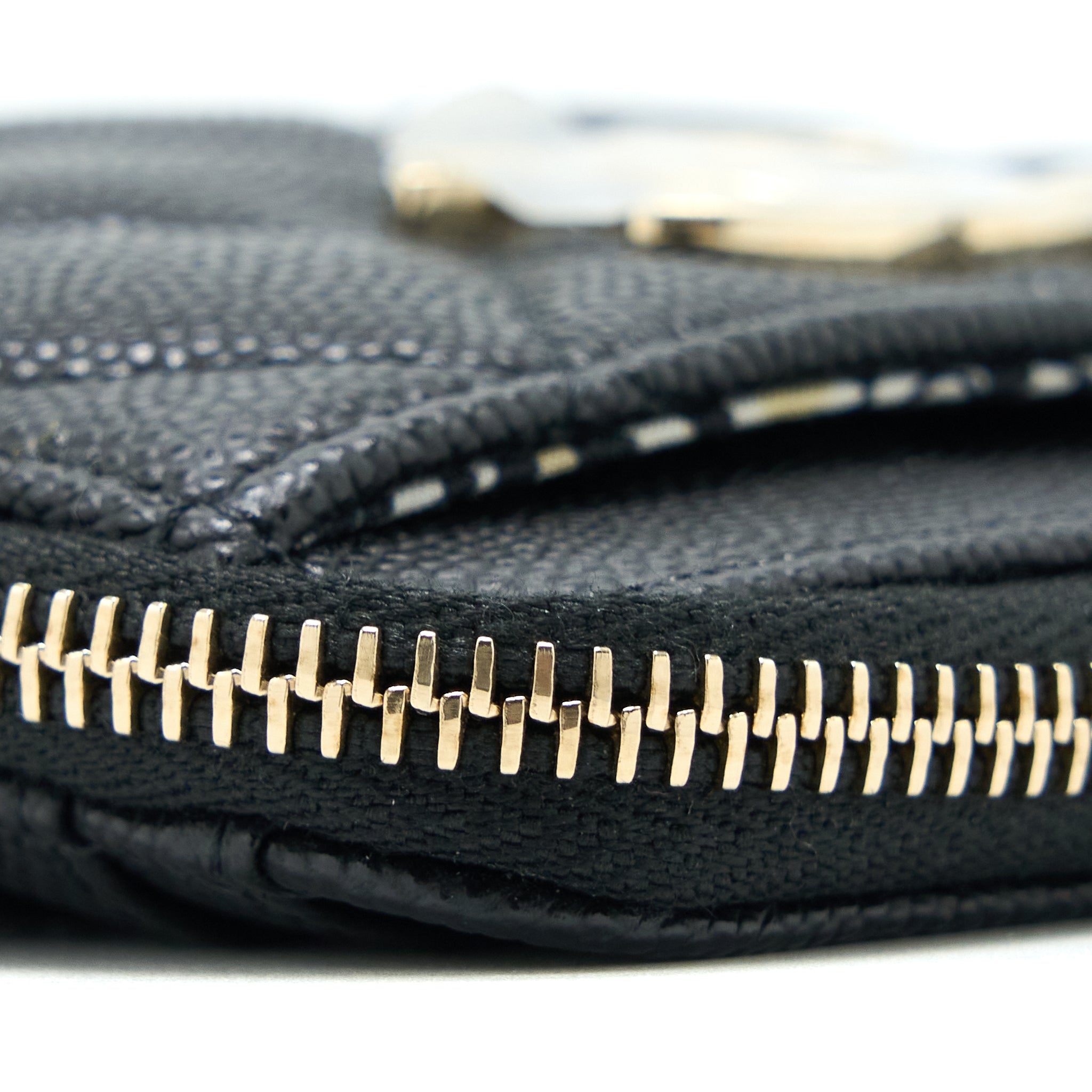 Chanel 23C Zipped Coin Purse Caviar Black L (Microchip)