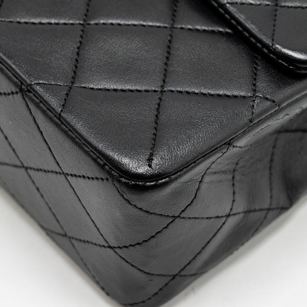Chanel Vintage Medium Classic Double Flap Bag lambskin black