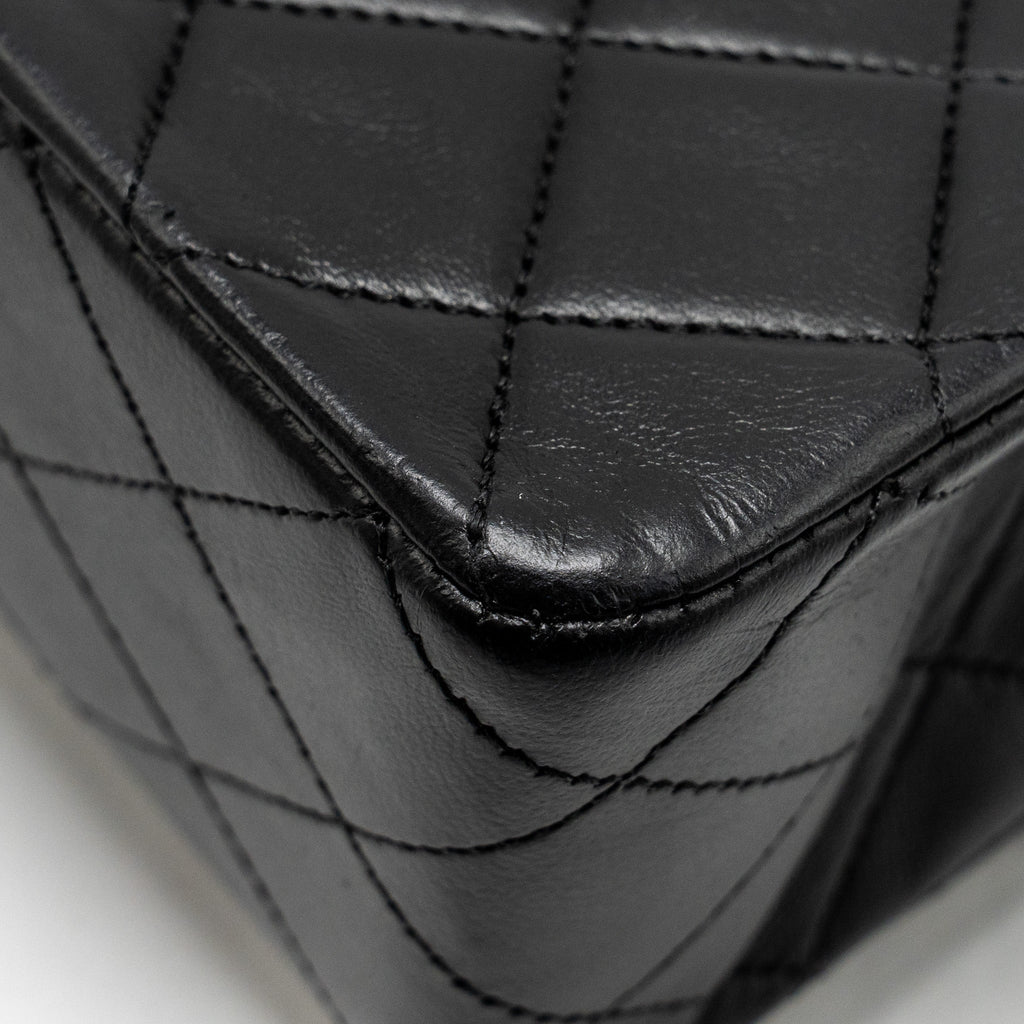 Chanel Vintage Medium Classic Double Flap Bag lambskin black
