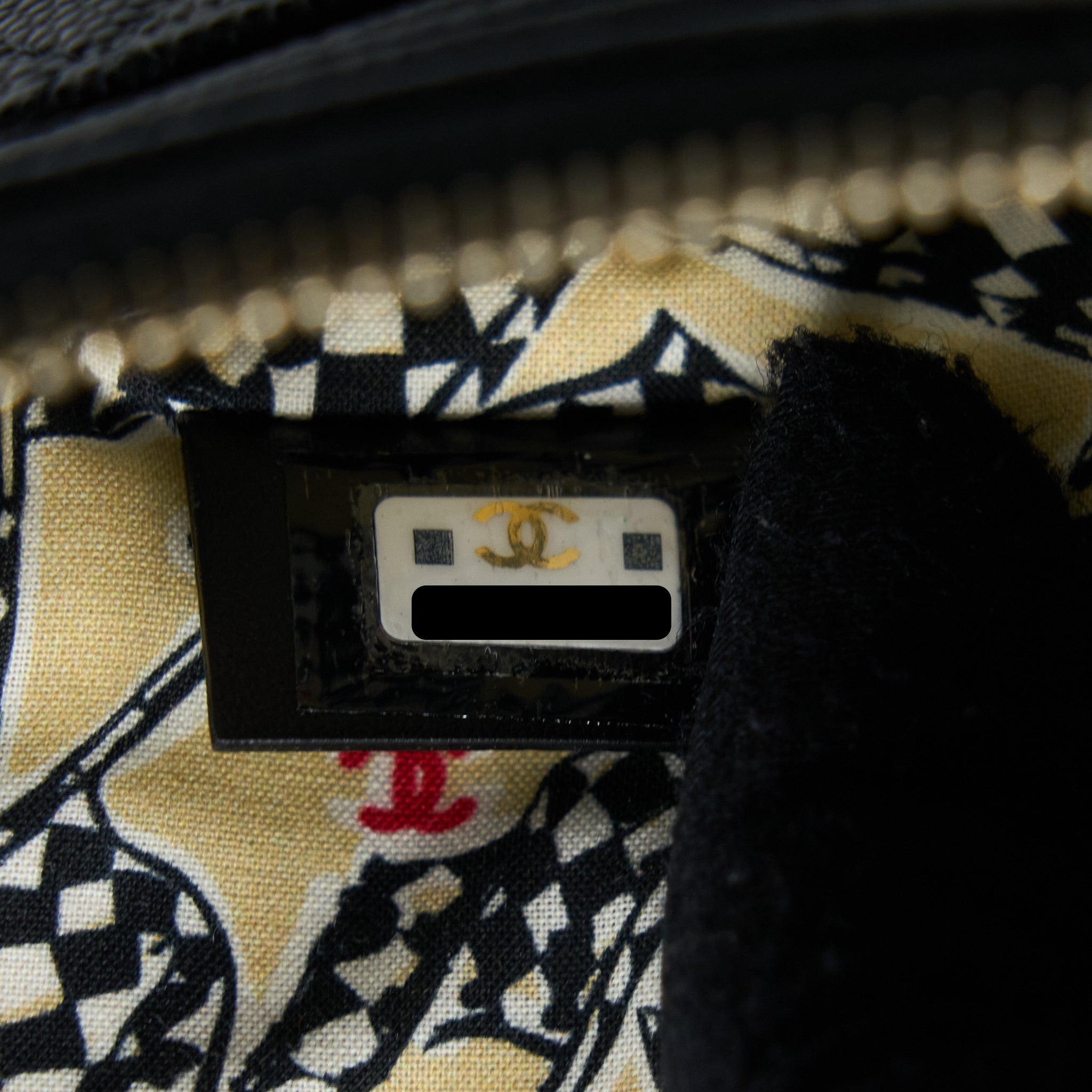 Chanel 23C Zipped Coin Purse Caviar Black L (Microchip)