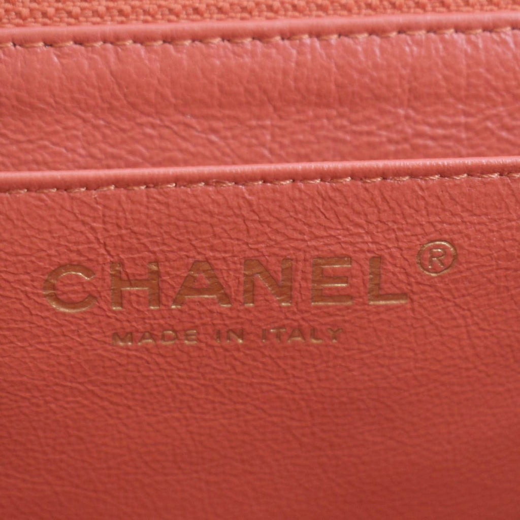 CHANEL Classic Maxi Single Flap Quilted Leather Shoulder Bag Red