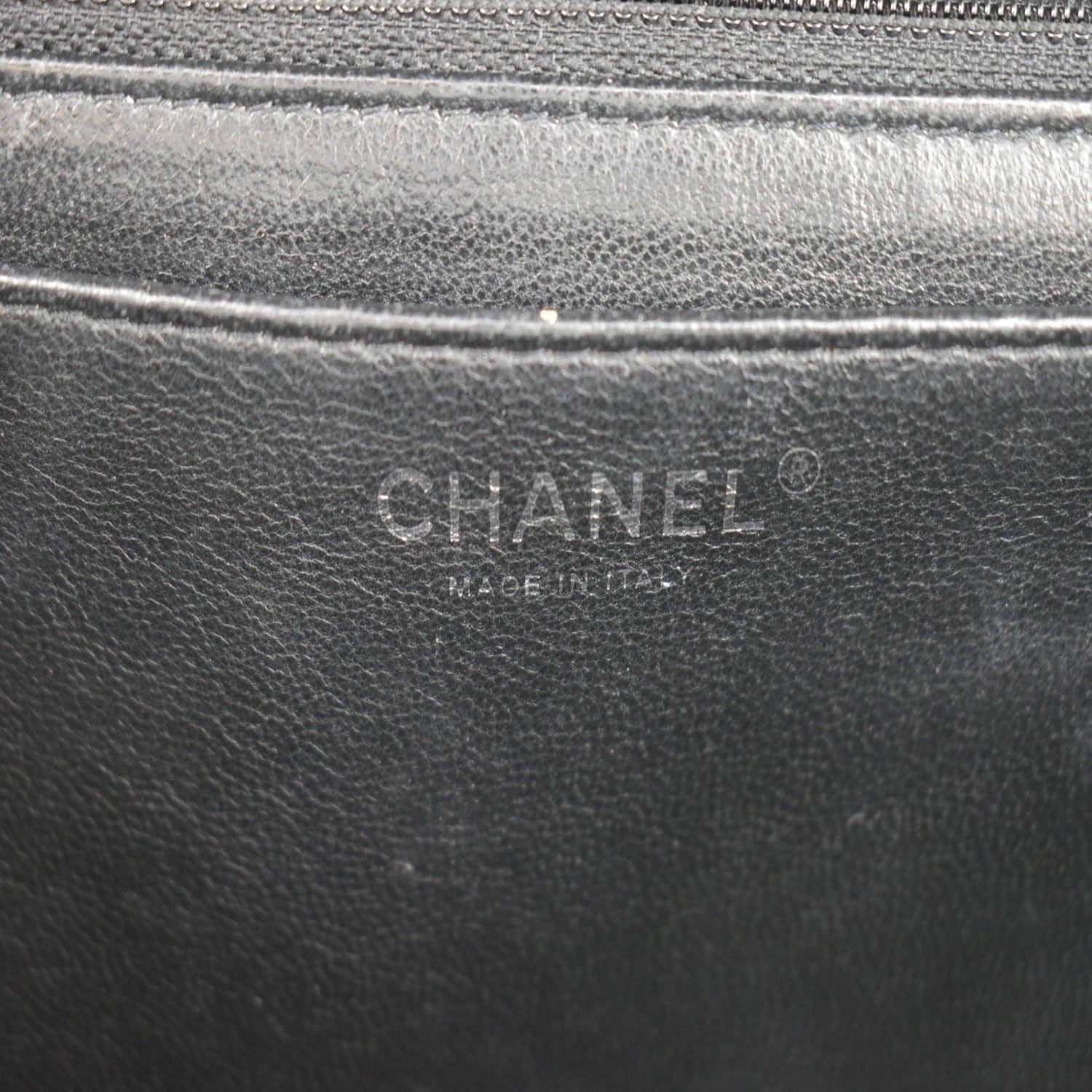 CHANEL Classic Maxi Single Flap Patent Leather Shoulder Bag Black