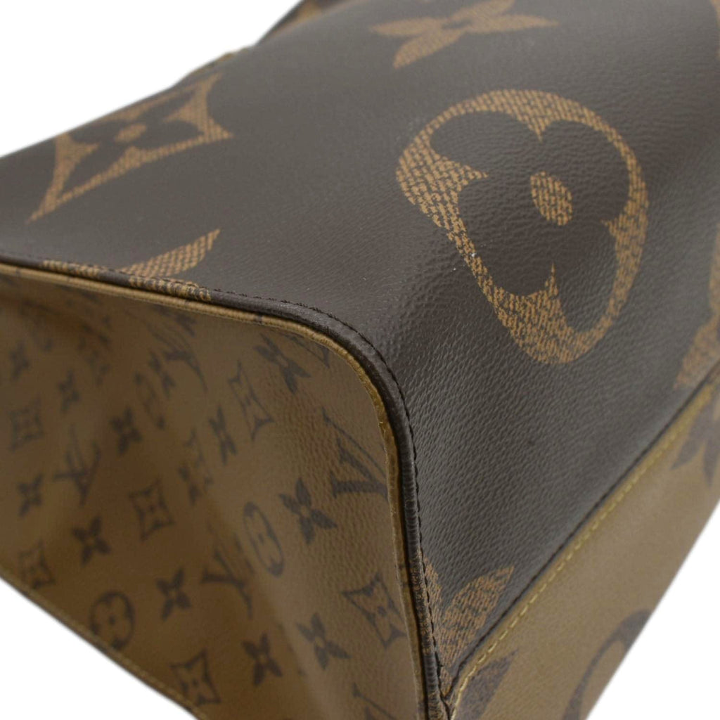 LOUIS VUITTON Onthego GM Giant Monogram Canvas Tote Shoulder Bag Brown