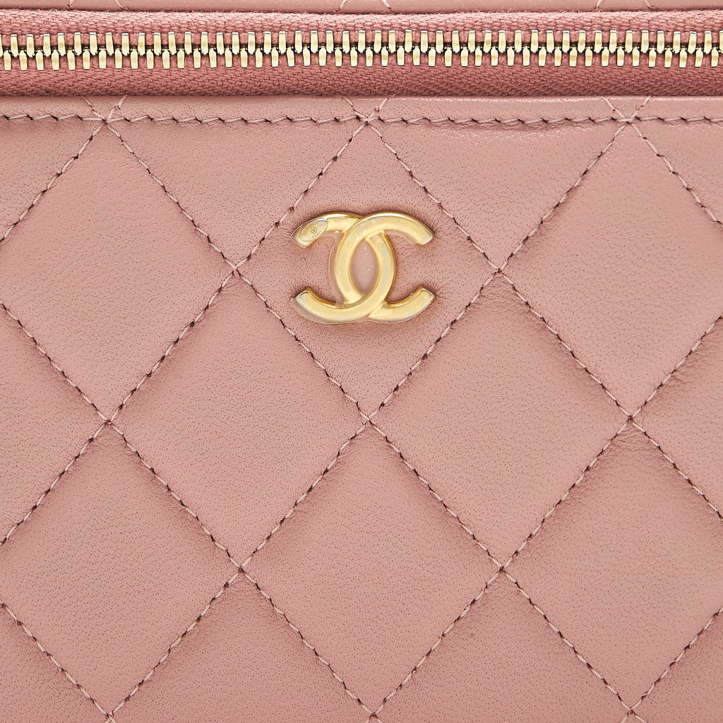 Chanel 21B Pearl Crush Long Vanity with Chain dark Pink