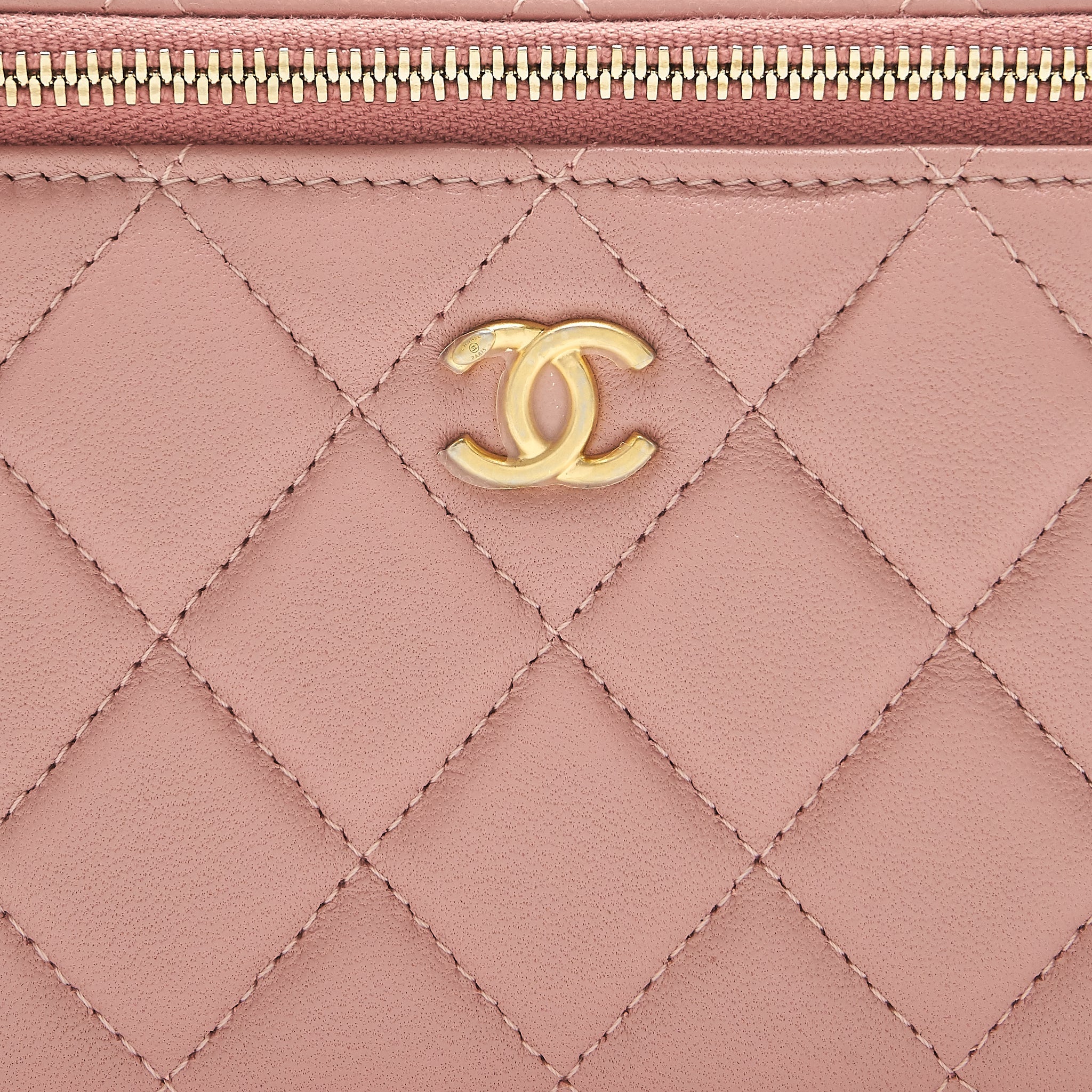 Chanel 21B Pearl Crush Long Vanity with Chain dark Pink