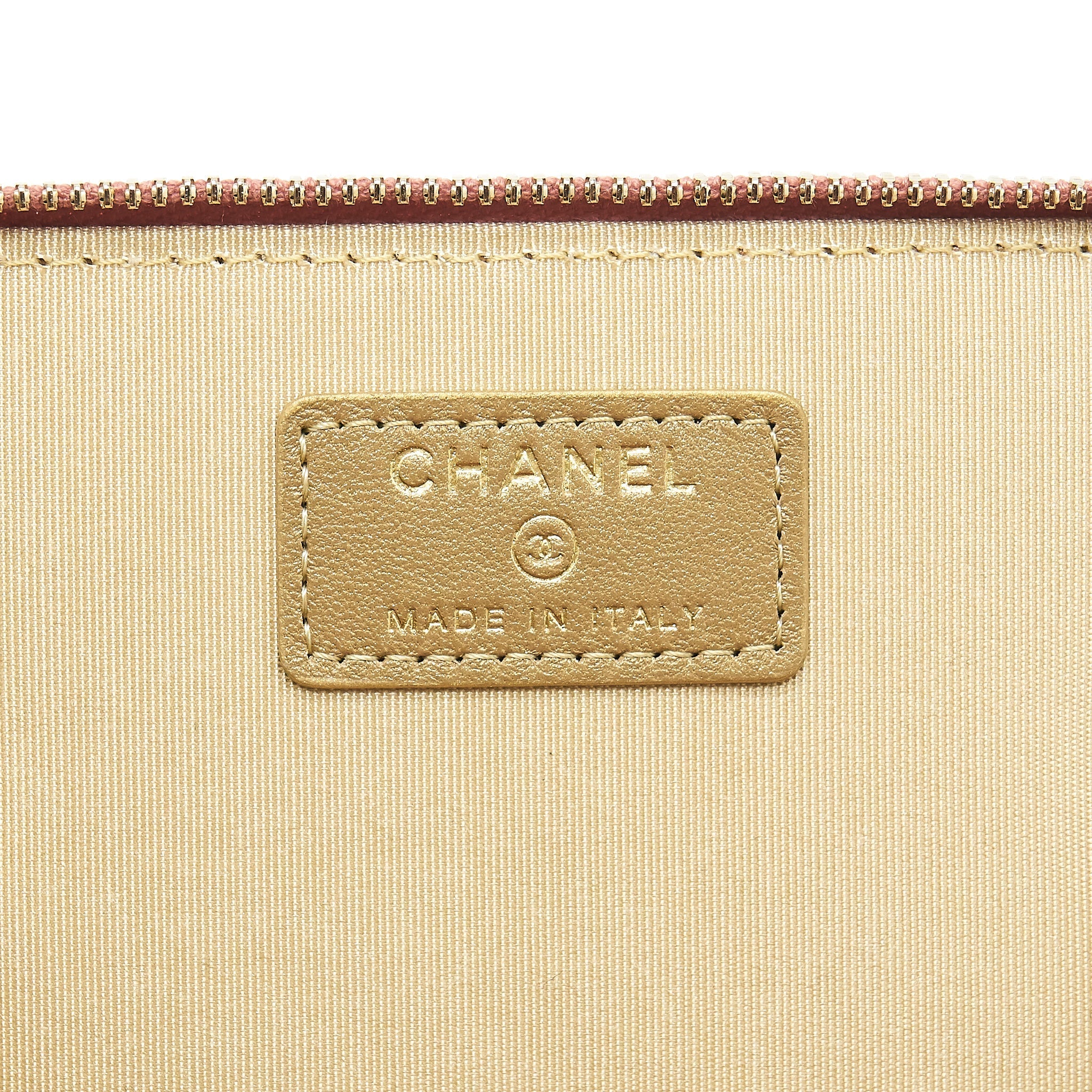 Chanel 21B Pearl Crush Long Vanity with Chain dark Pink