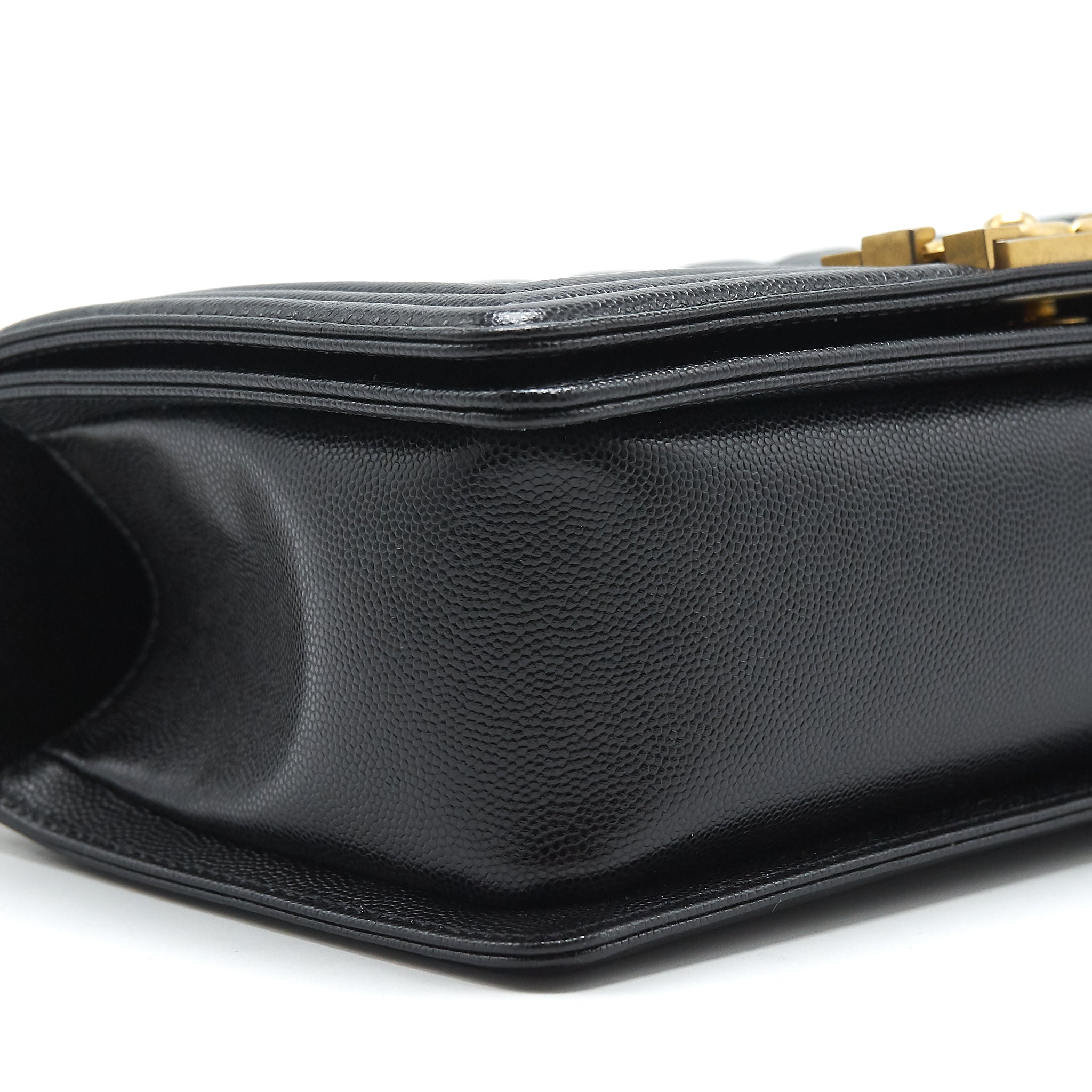 Chanel Medium leboy black Caviar