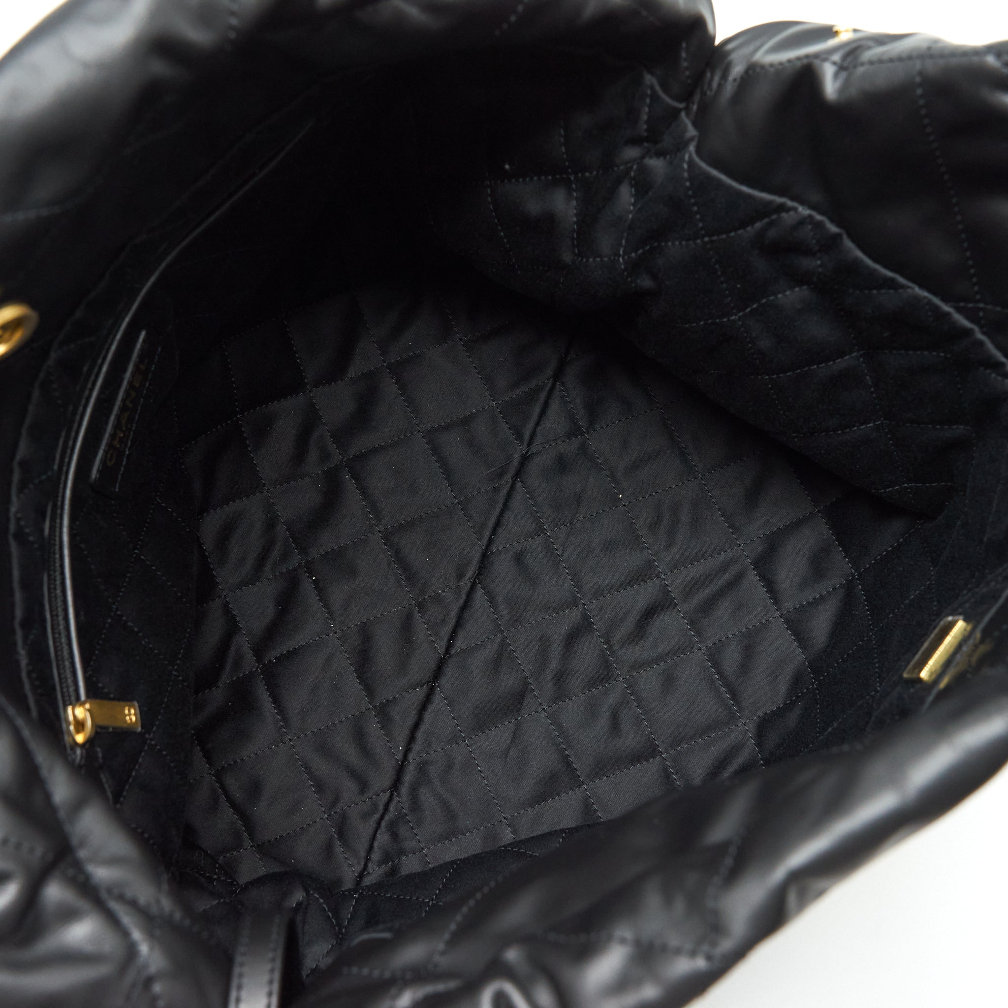 Chanel 22 Handbag Shiny Calfskin Black
