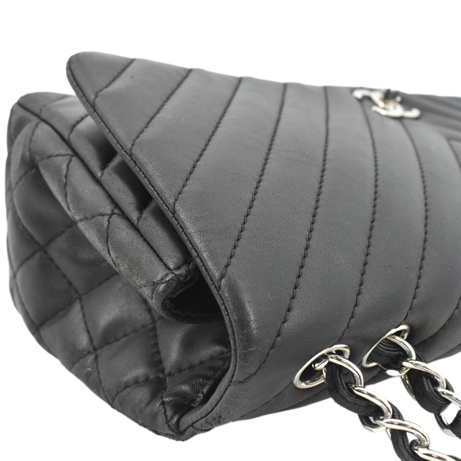 CHANEL Surpique Jumbo Chevron Lambskin Leather Flap Crossbody Bag Black