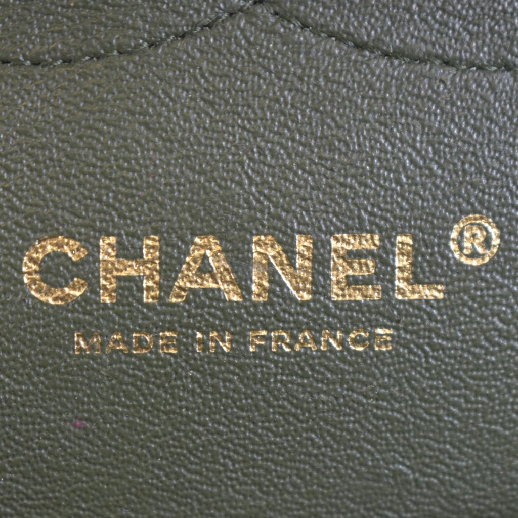 CHANEL Classic Jumbo Double Flap Quilted Leather Shoulder Bag Black