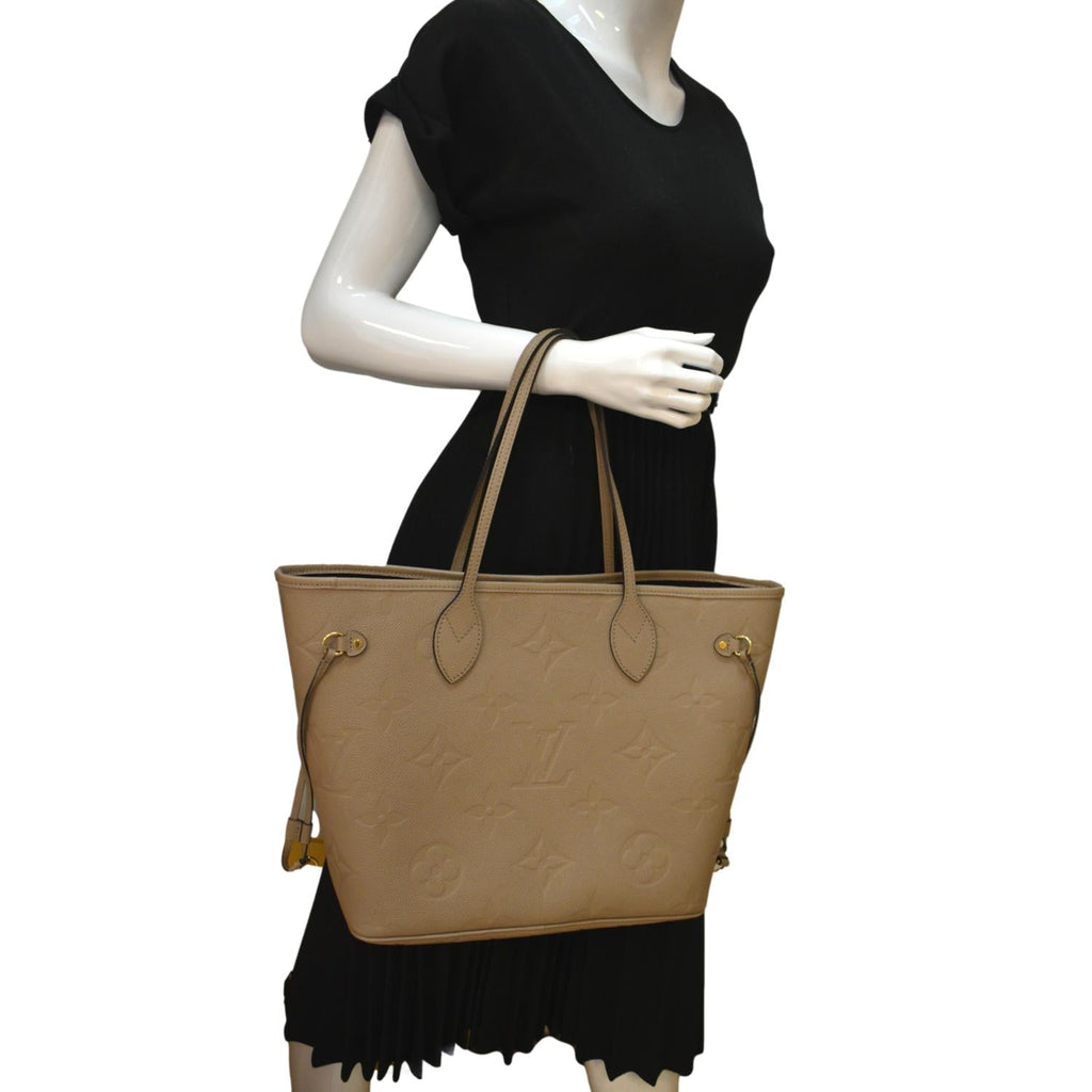 LOUIS VUITTON Neverfull MM Monogram Leather Tote Bag Tourterelle