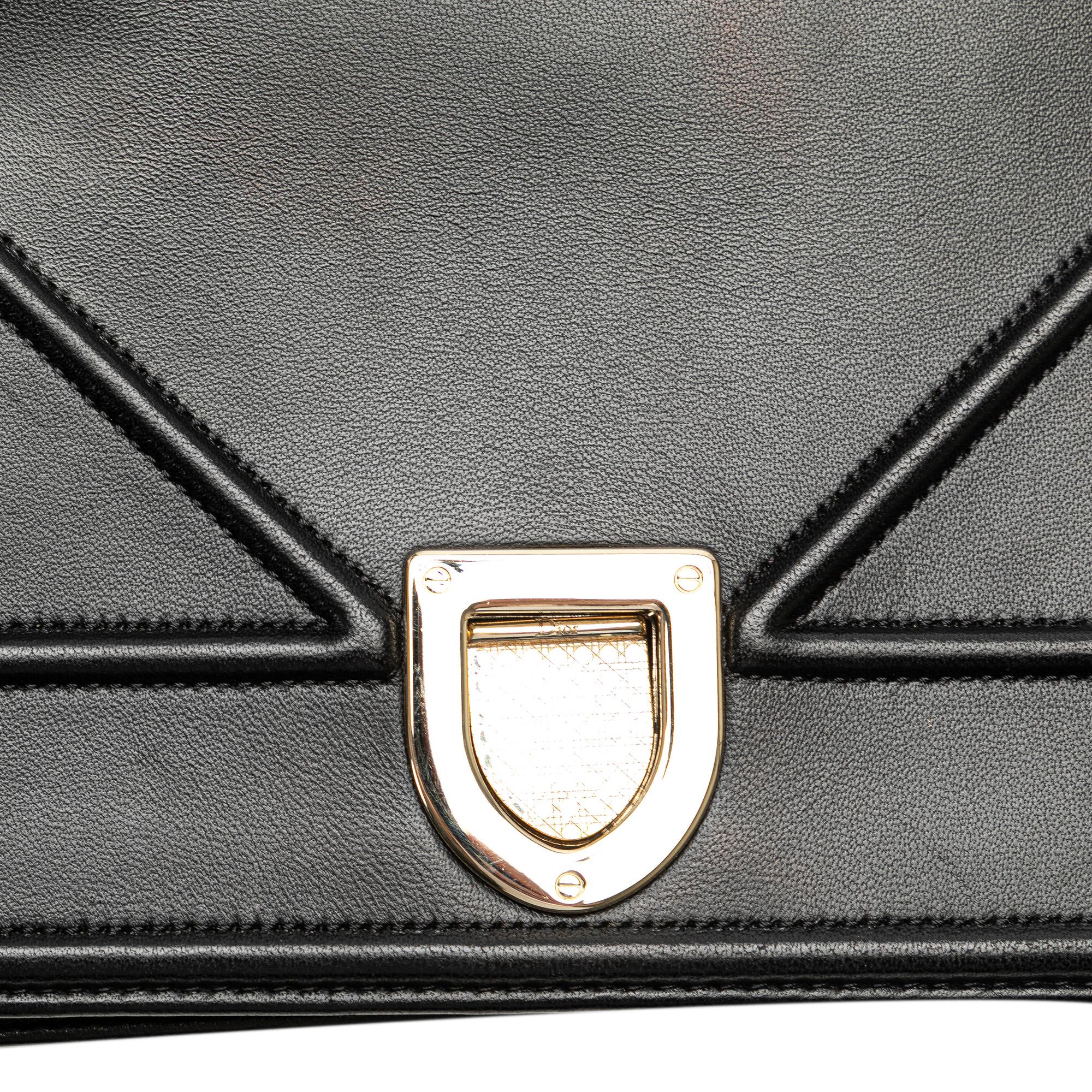 Dior Medium Calfskin Diorama Flap (SHG-gAEZfC)