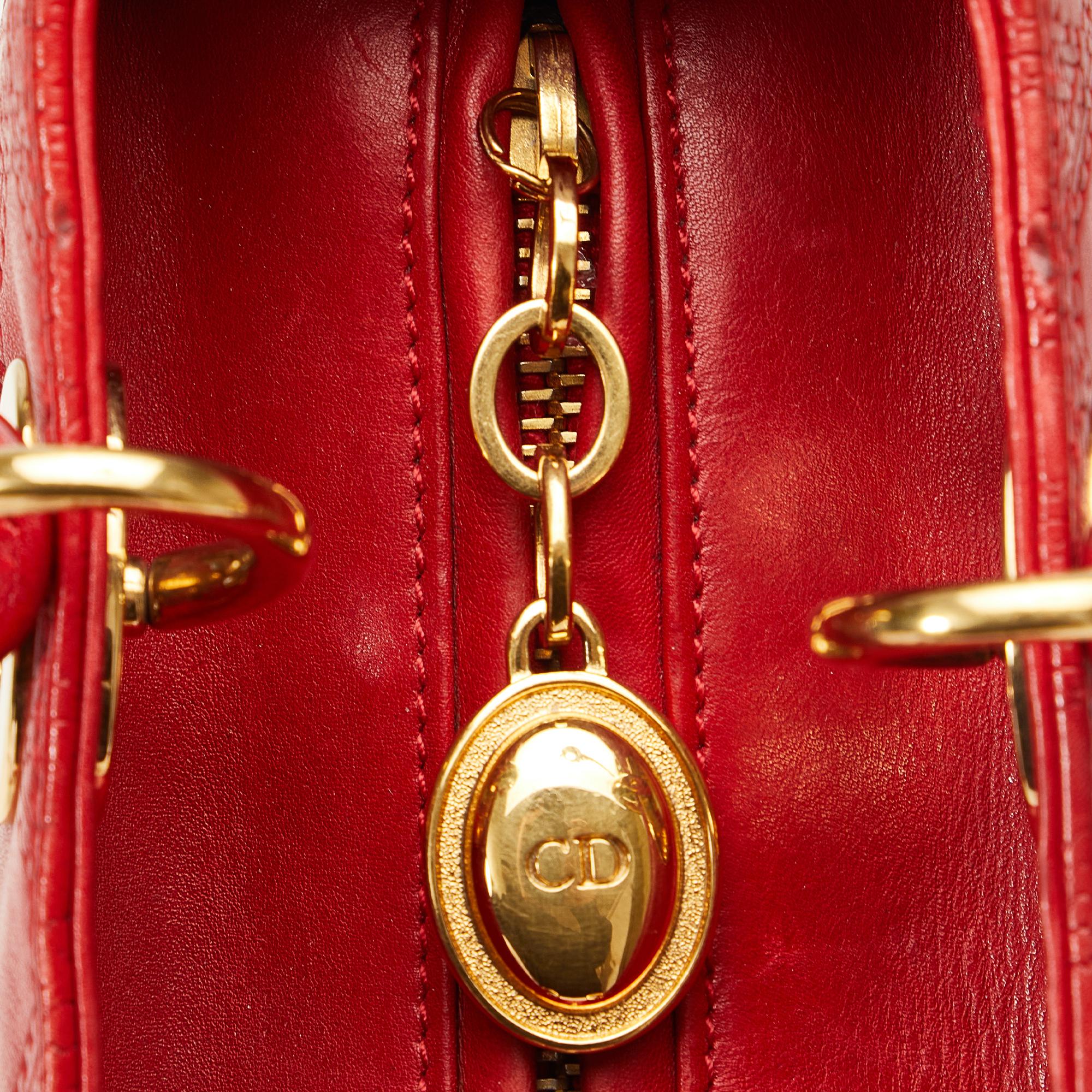 Dior Medium Embossed Lambskin Cannage Lady Dior (SHG-TJrJcj)