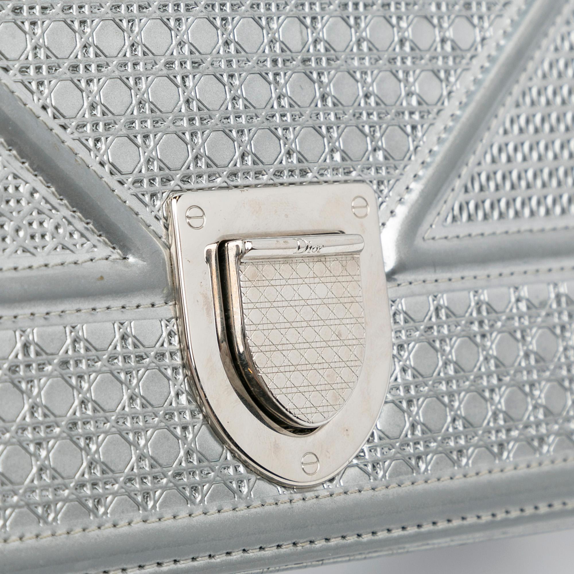 Dior Microcannage Patent Diorama Crossbody Bag (SHG-sJ4yqG)