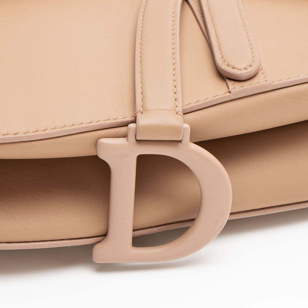 Dior Ultramatte Calfskin Saddle Bag (SHF-LXNddA)