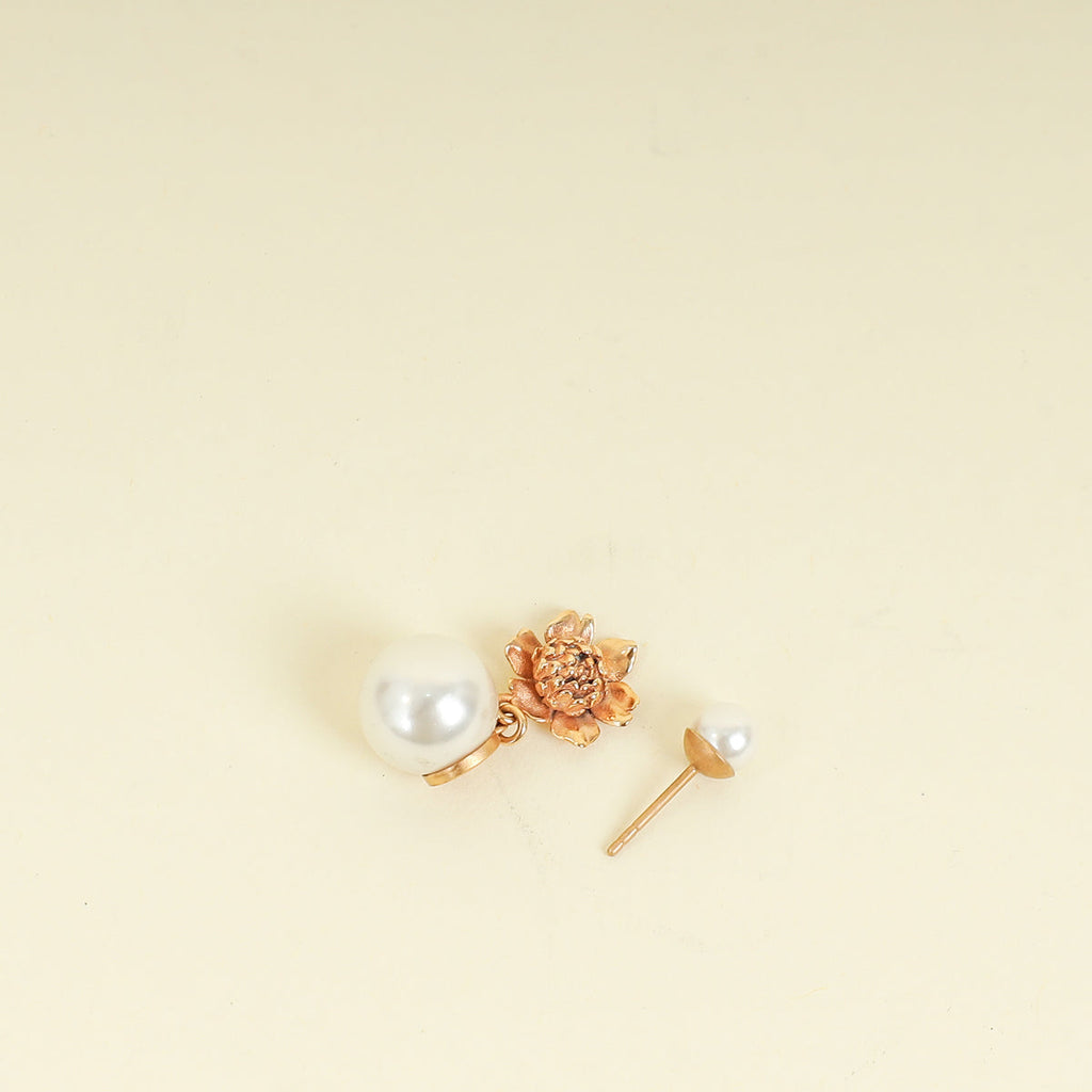 Christian Dior Rose Gold White Pearl Tribales Flower Earrings