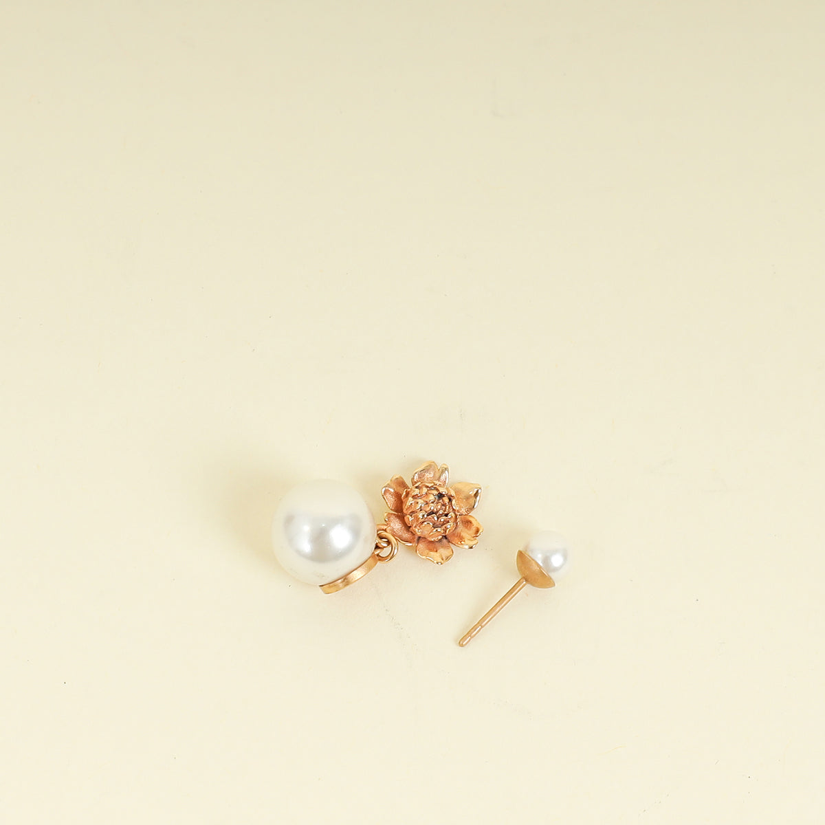 Christian Dior Rose Gold White Pearl Tribales Flower Earrings