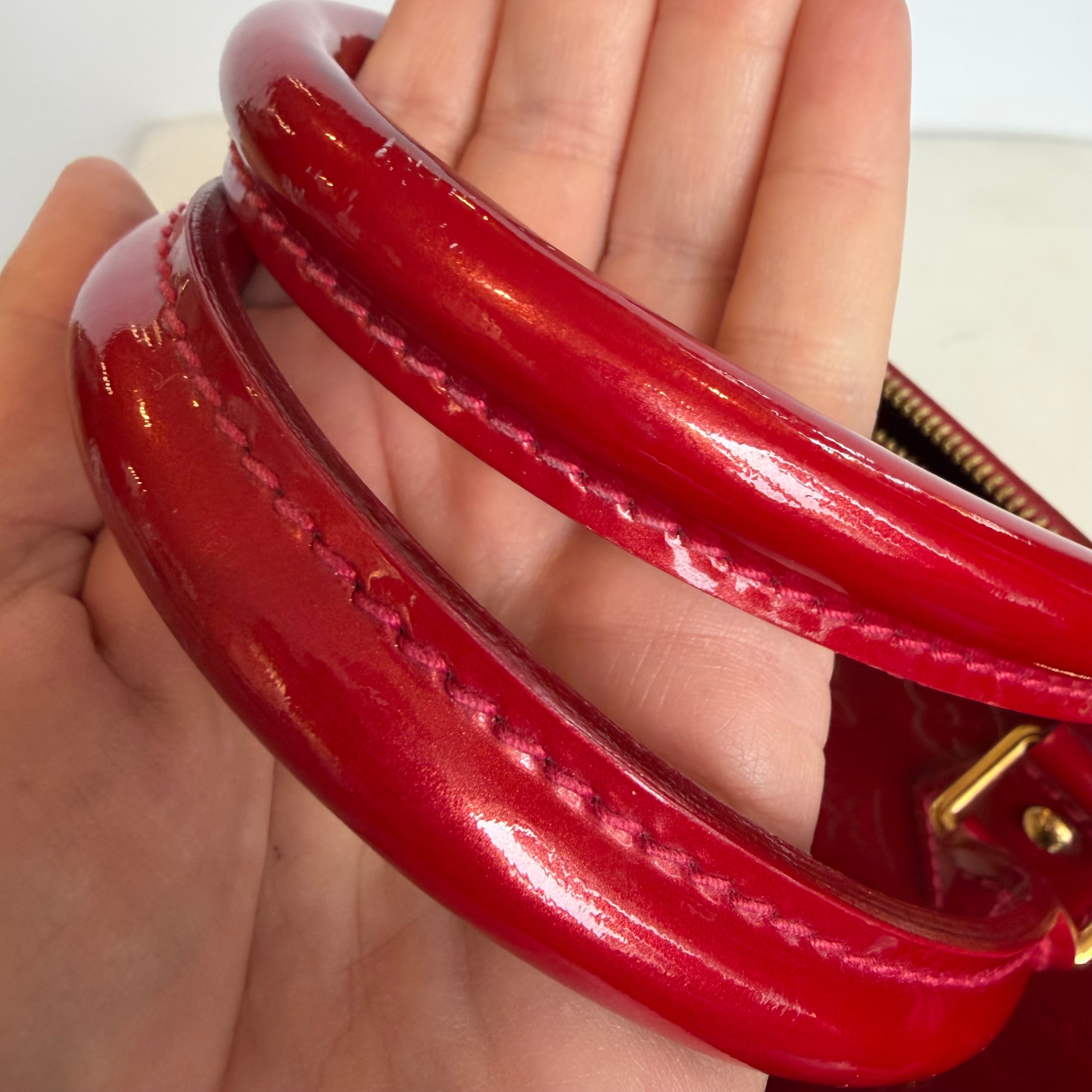 LOUIS VUITTON Vernis Alma MM Pomme D'Amour