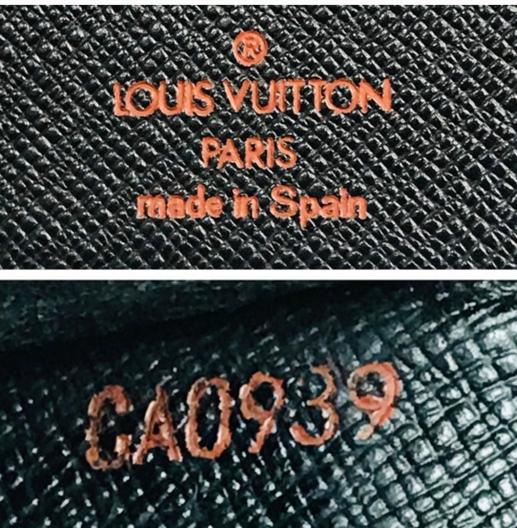 LOUIS VUITTON Epi Wallet Black