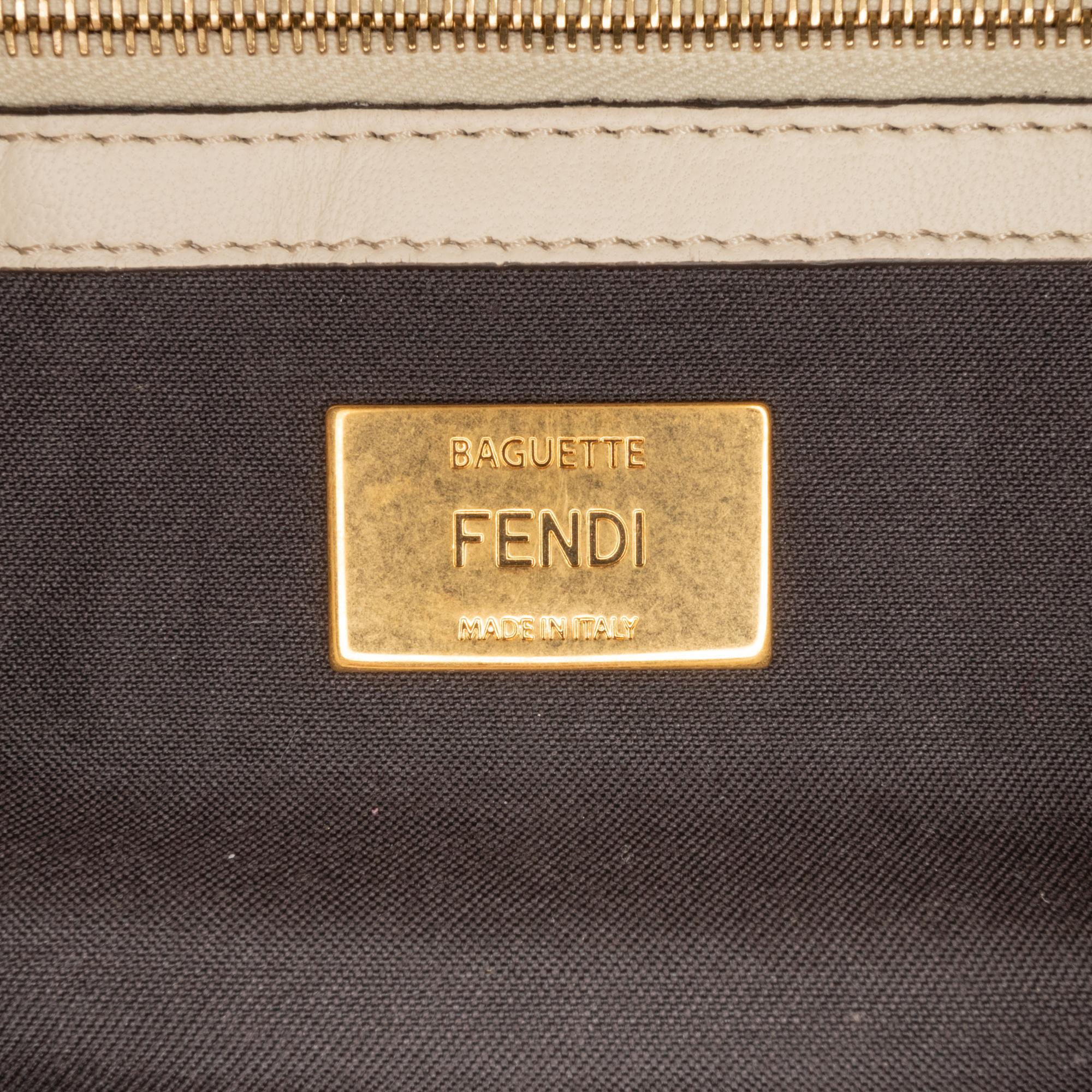 Fendi Bicolor Leather Chain Midi Baguette (SHG-dW85u0)