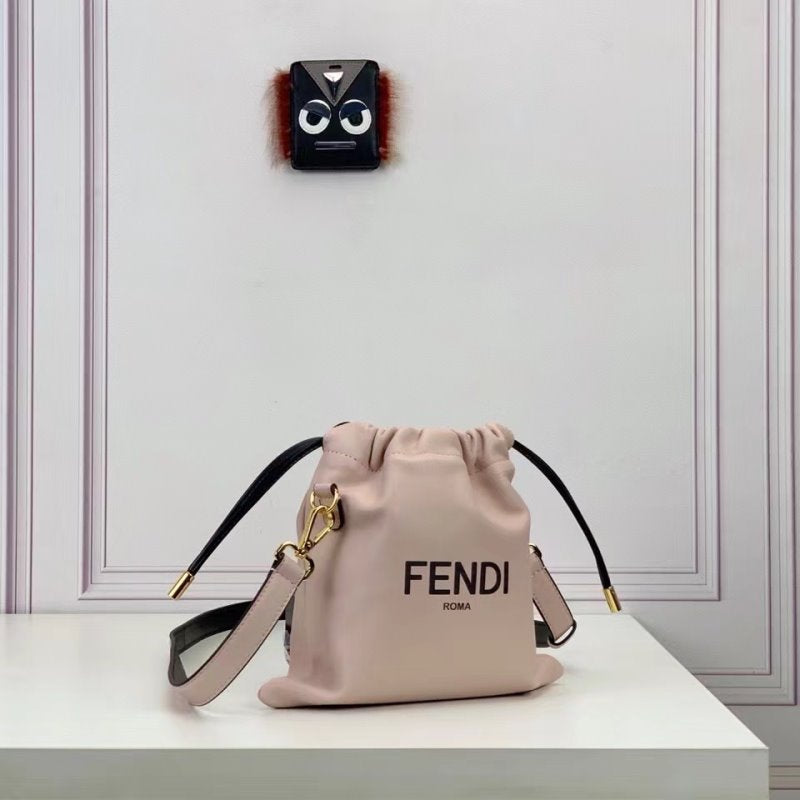 حقيبة دلو فيندي BFND10027