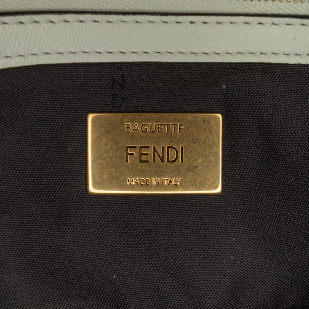 Fendi Convertible Leather Baguette (SHG-lX4WIf)