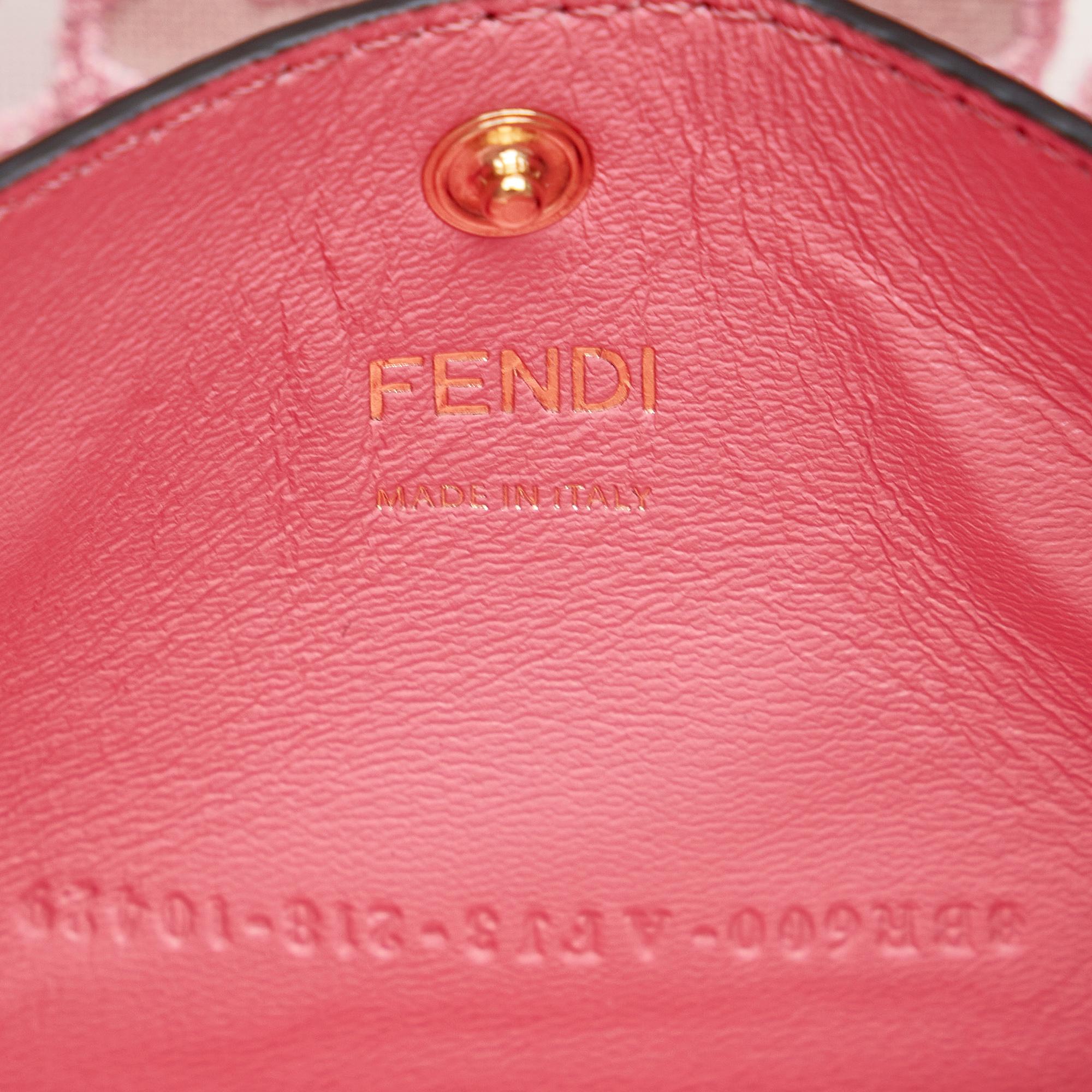 Fendi Embroidered Lace Baguette (SHG-PcQc93)
