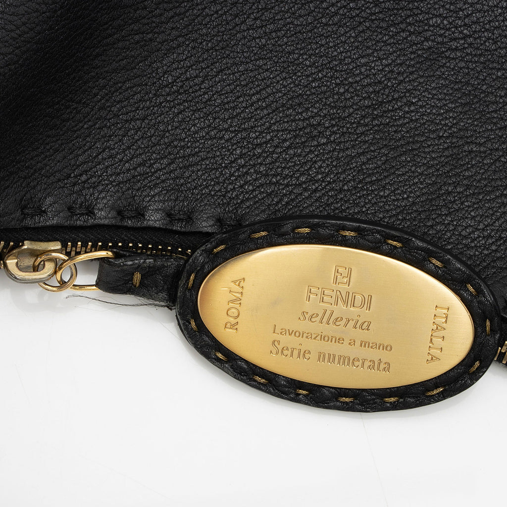 Fendi Leather Selleria Hobo (SHF-Xh4Dib)