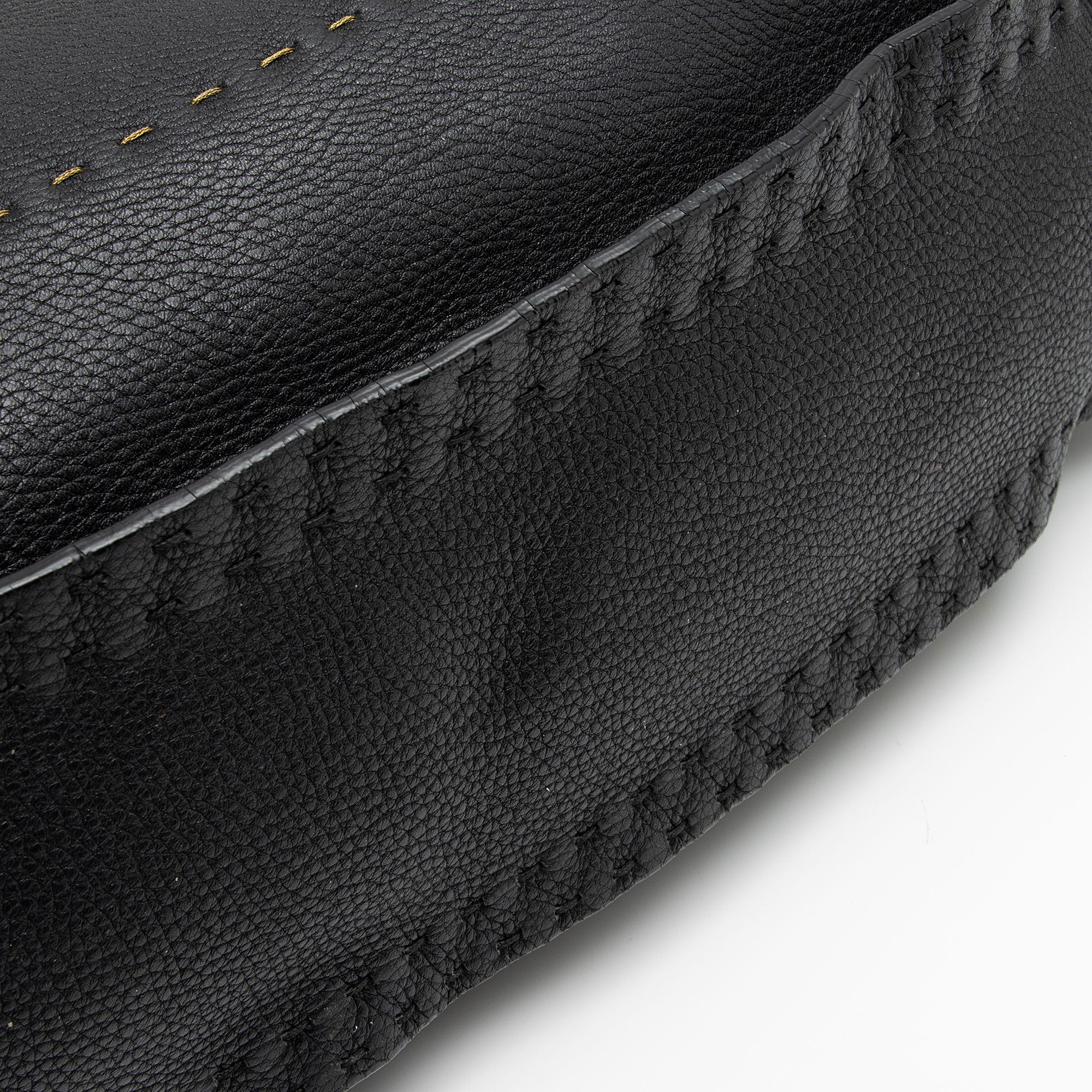 Fendi Leather Selleria Hobo (SHF-Xh4Dib)