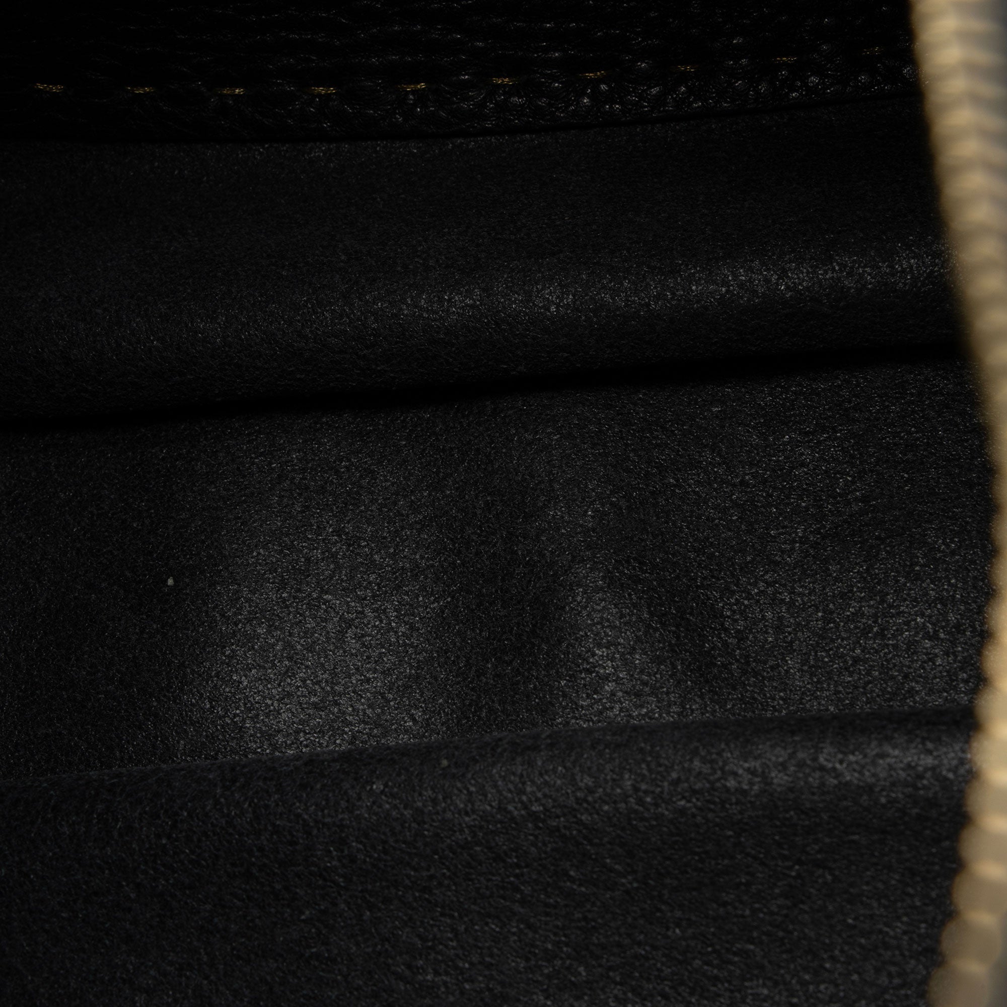 Fendi Leather Selleria Hobo (SHF-Xh4Dib)