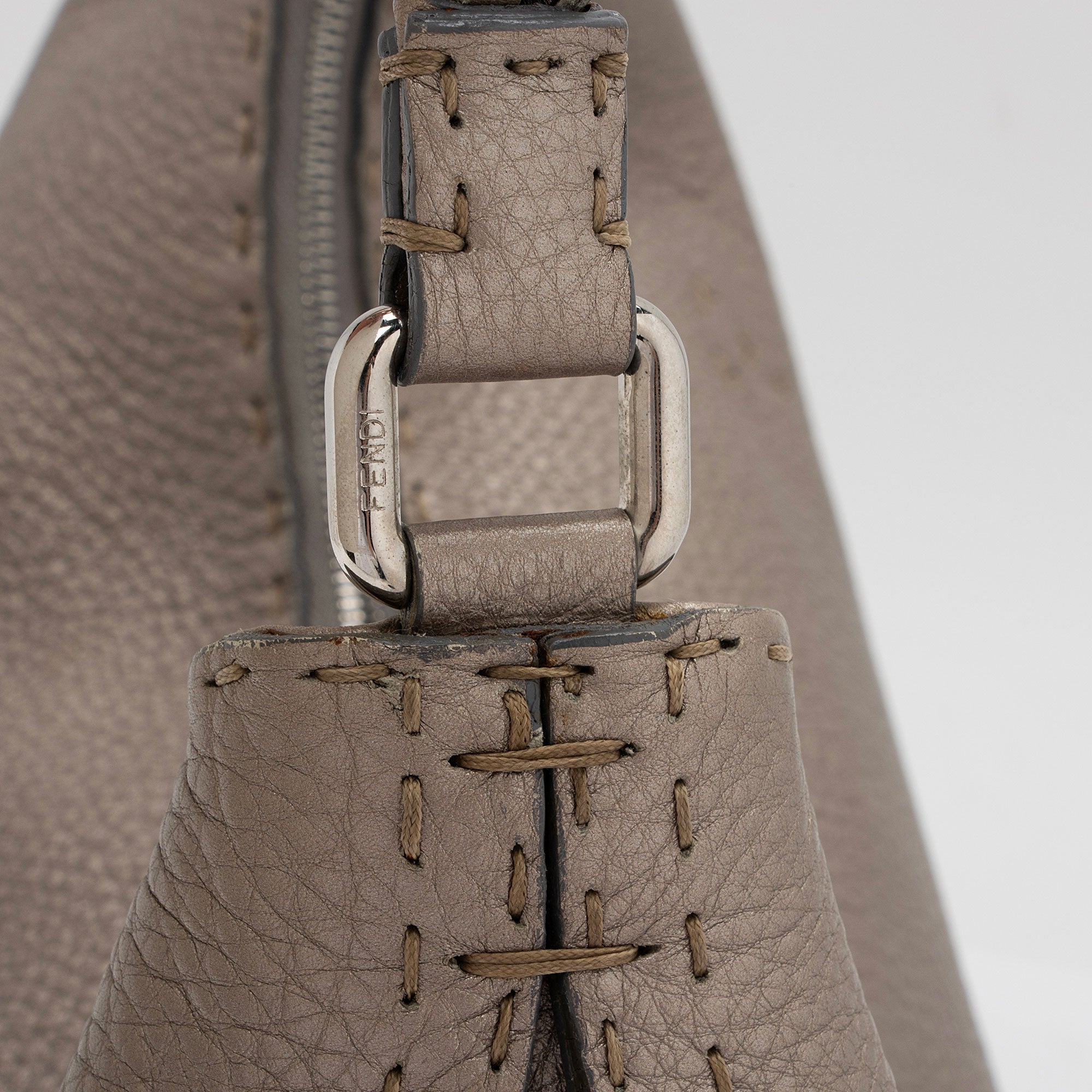 Fendi Leather Selleria Hobo (SHF-HKCQsO)