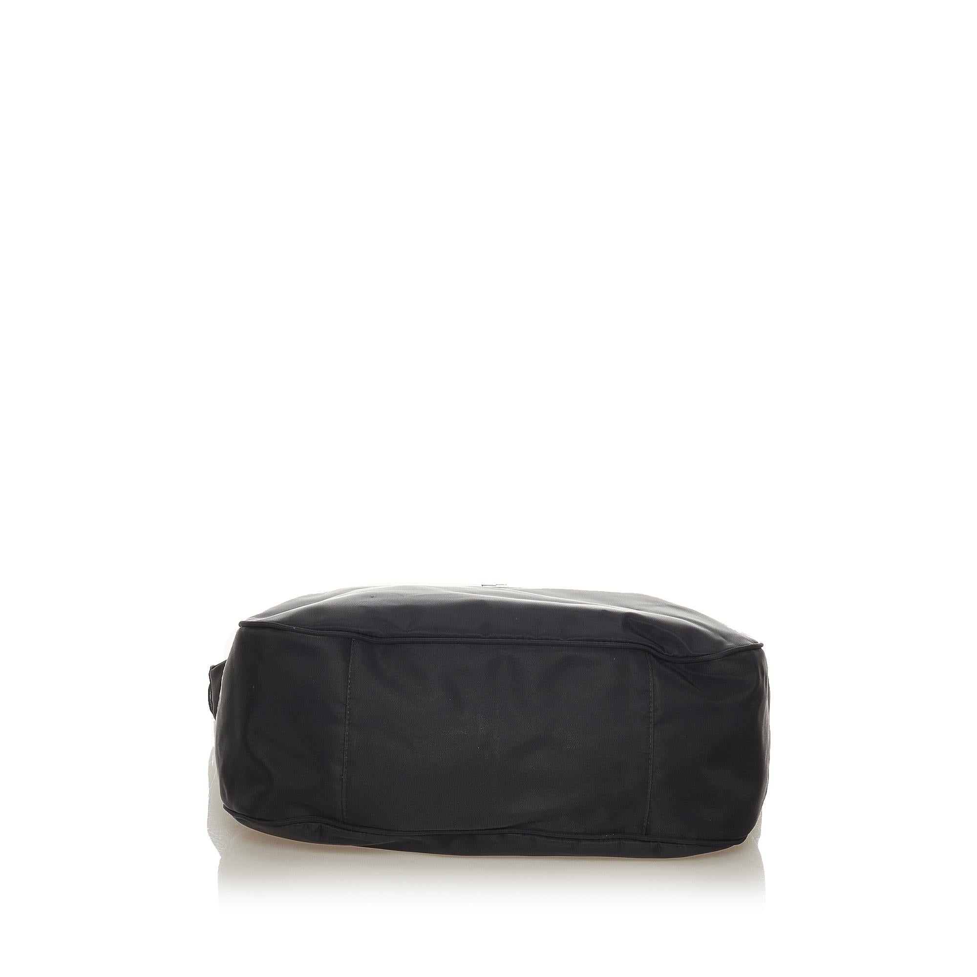 Fendi Nylon Shoulder Bag (SHG-27280)