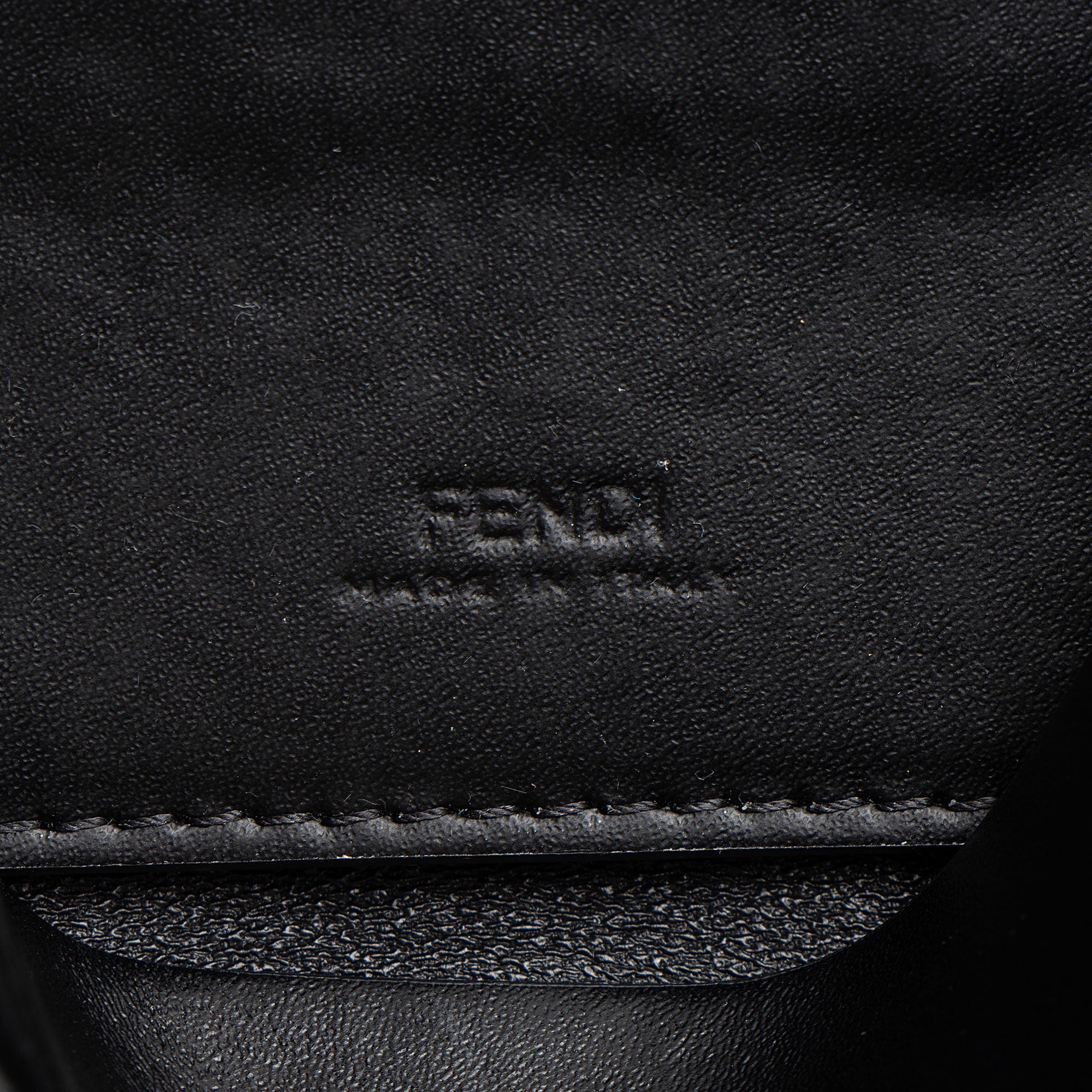Fendi Patent Leather Liberty Sfumato Phone Baguette (SHF-ObqCTt)