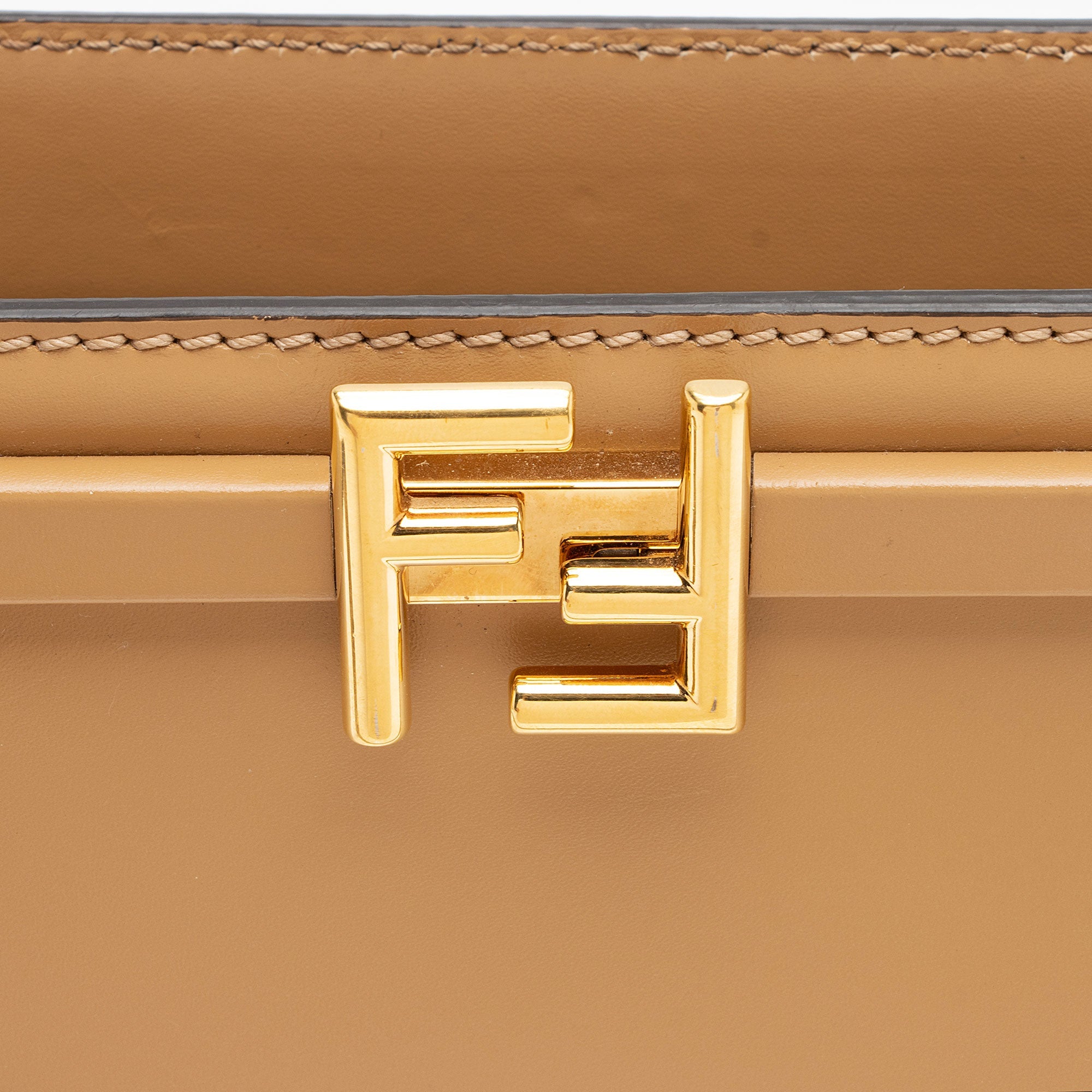 Fendi Vitello King Luxor Touch Shoulder Bag (SHF-UiVdWp)