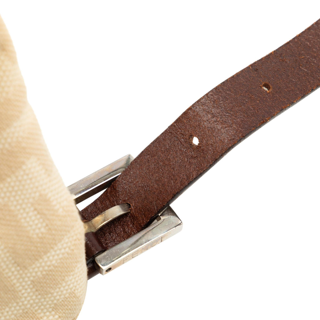 Fendi Zucca Canvas Baguette (SHG-jHAKjs)