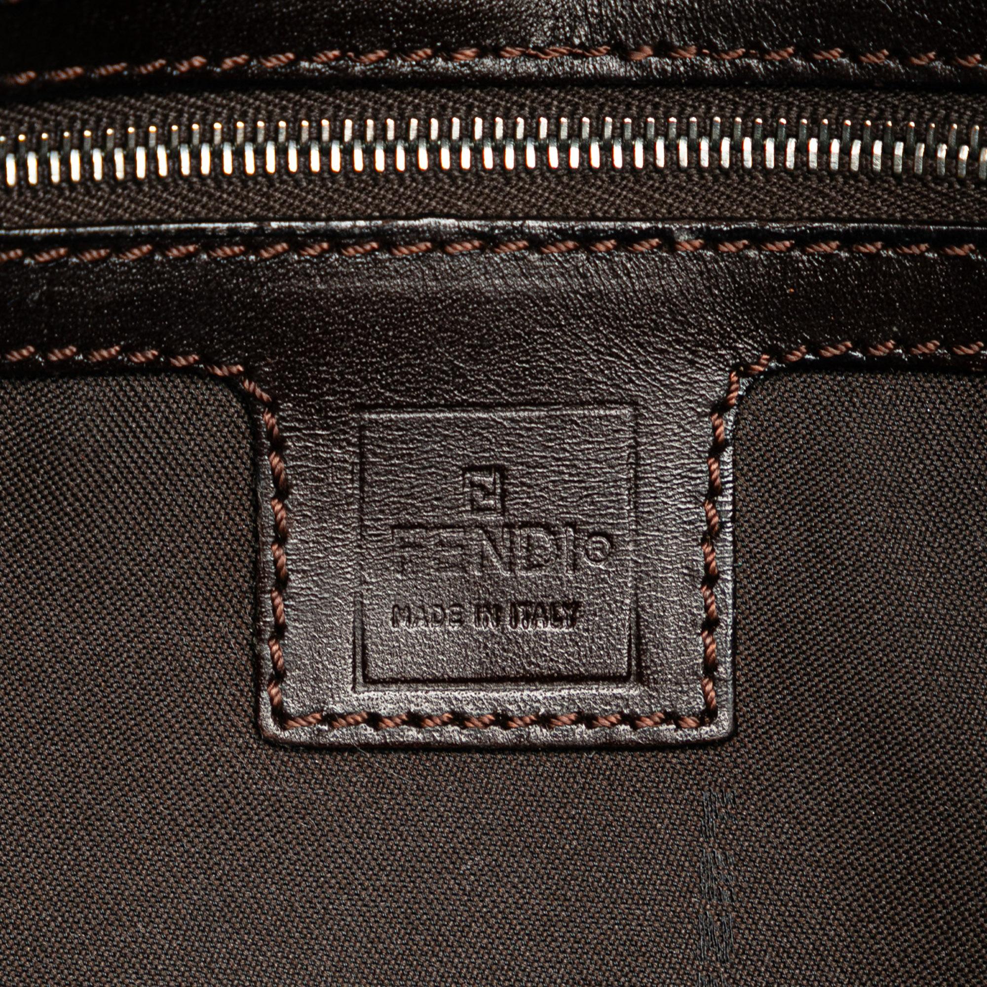 Fendi Zucca Canvas Baguette (SHG-20lVTP)