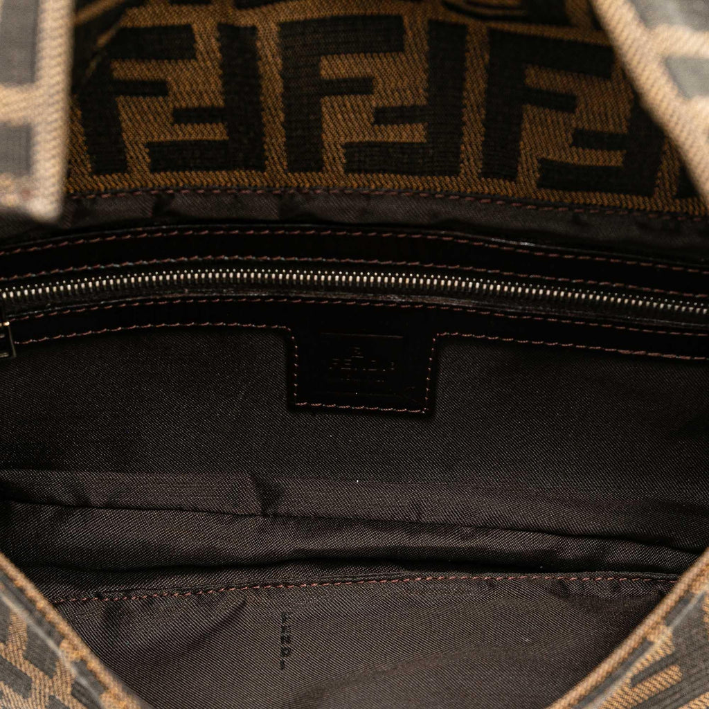 Fendi Zucca Canvas Baguette (SHG-gVALkA)