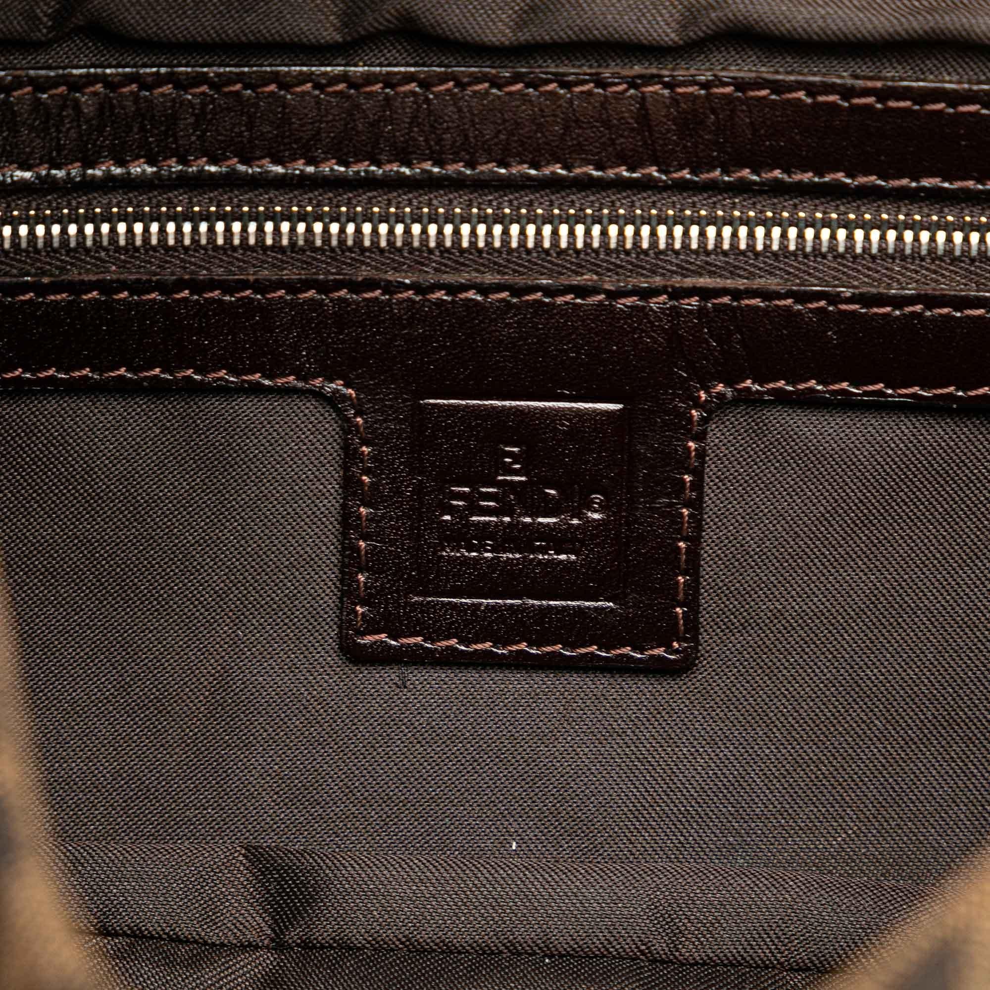 Fendi Zucca Canvas Baguette (SHG-gVALkA)